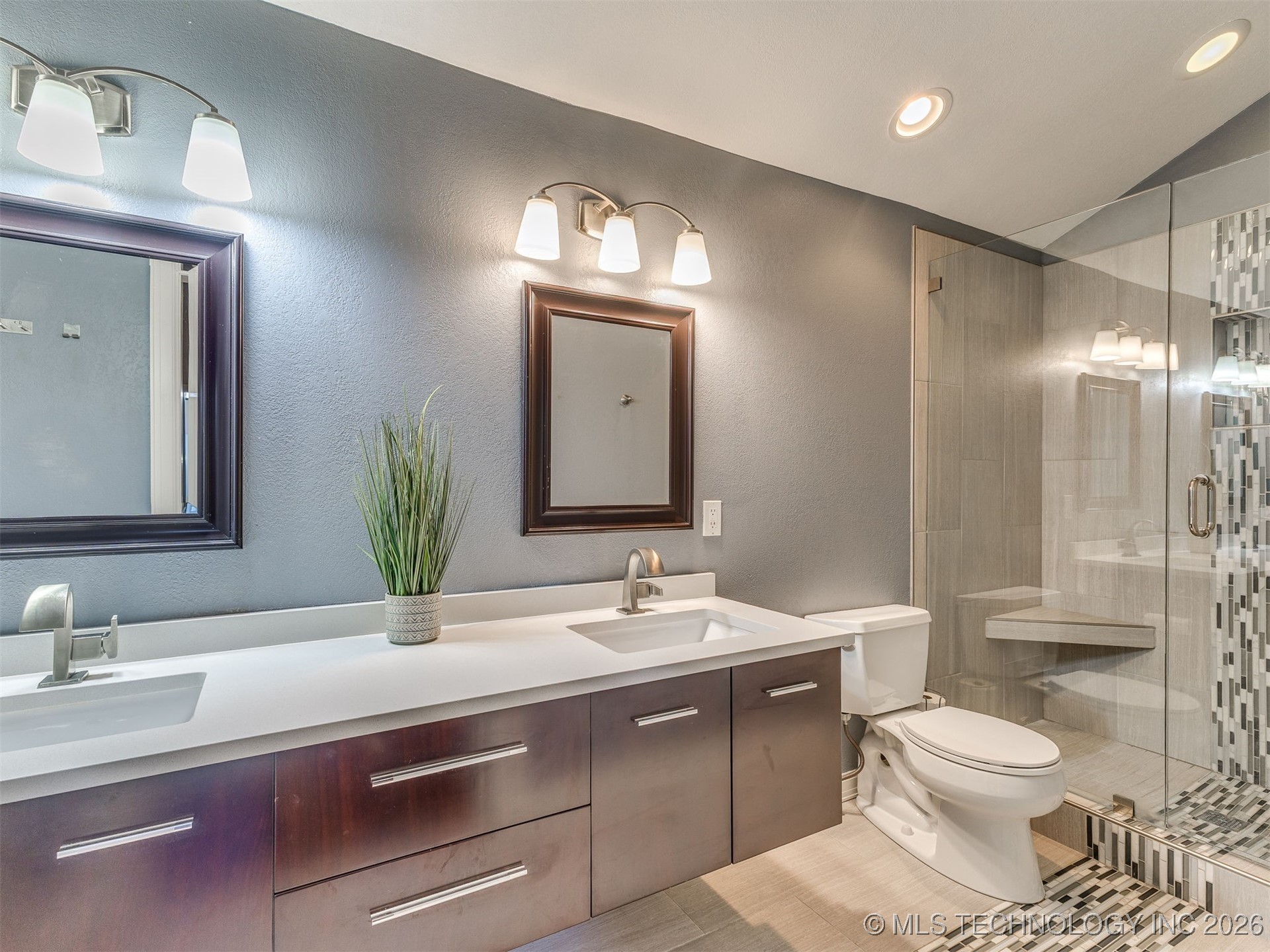 3314 E 68th Street 11 Property Photo 43