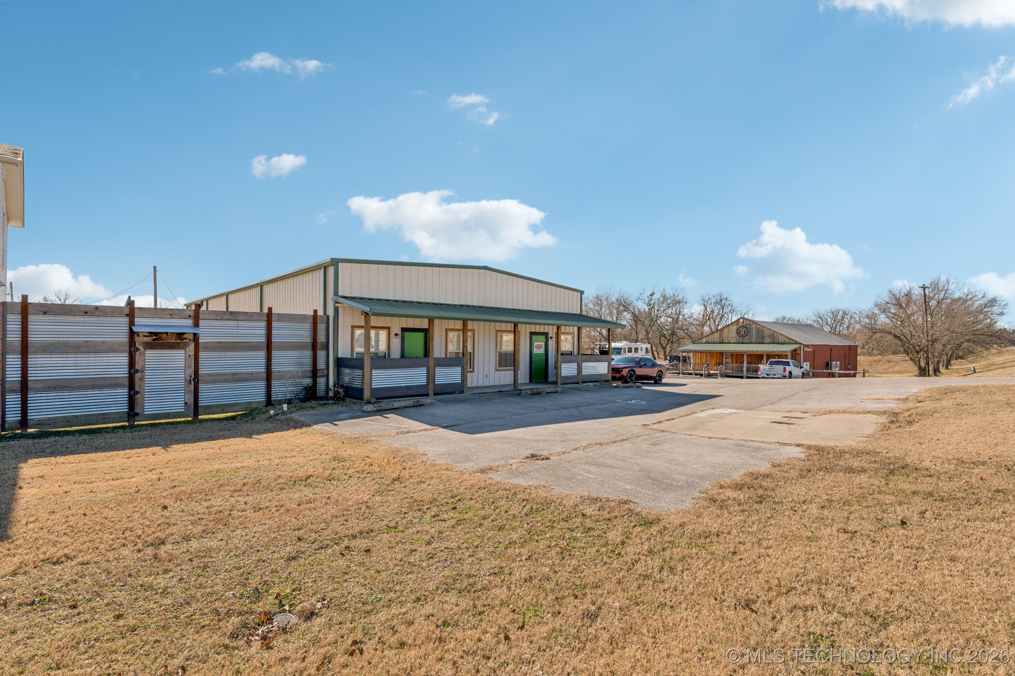 862 W Taft Avenue Property Photo 3