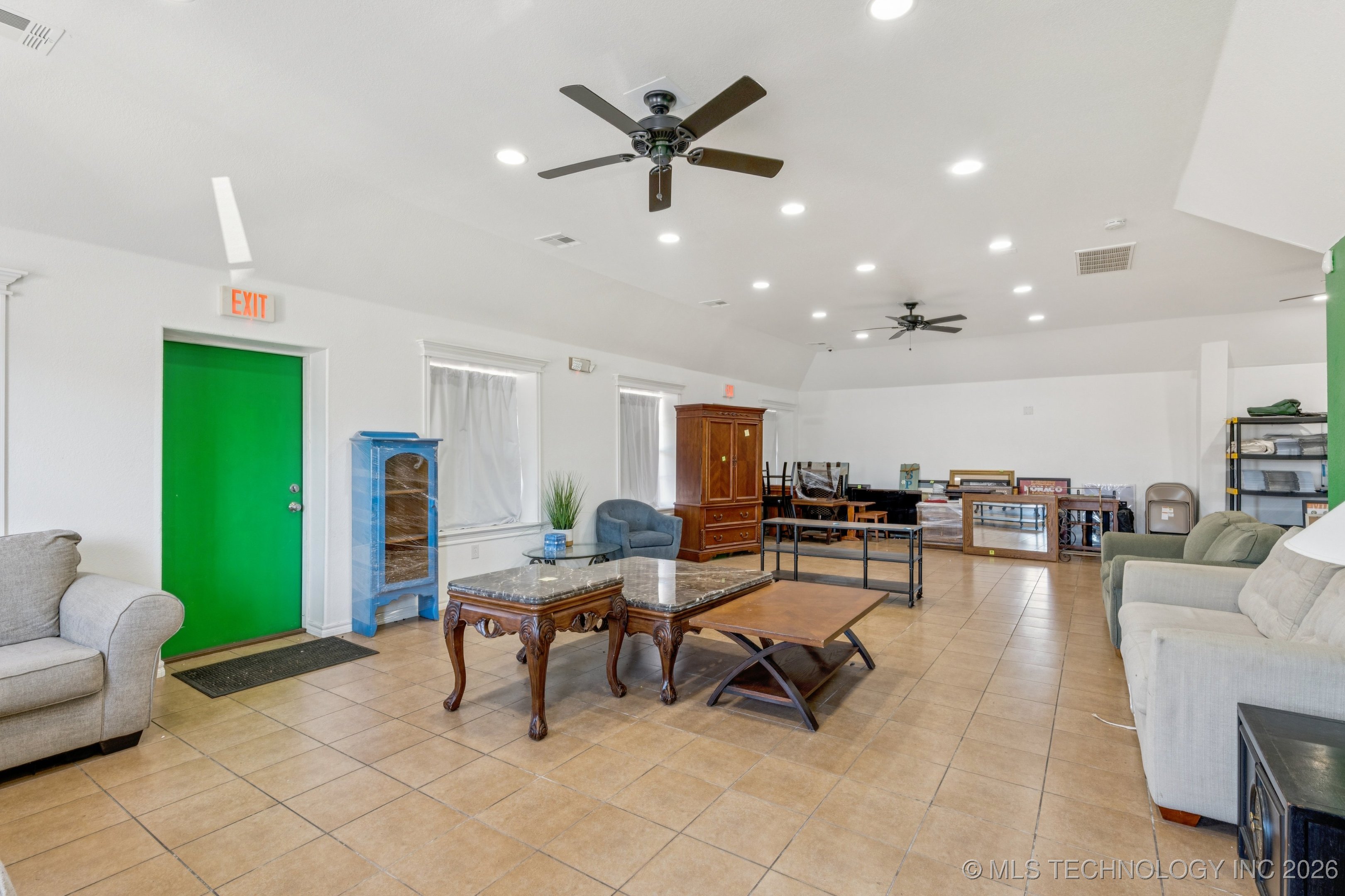 862 W Taft Avenue Property Photo 5