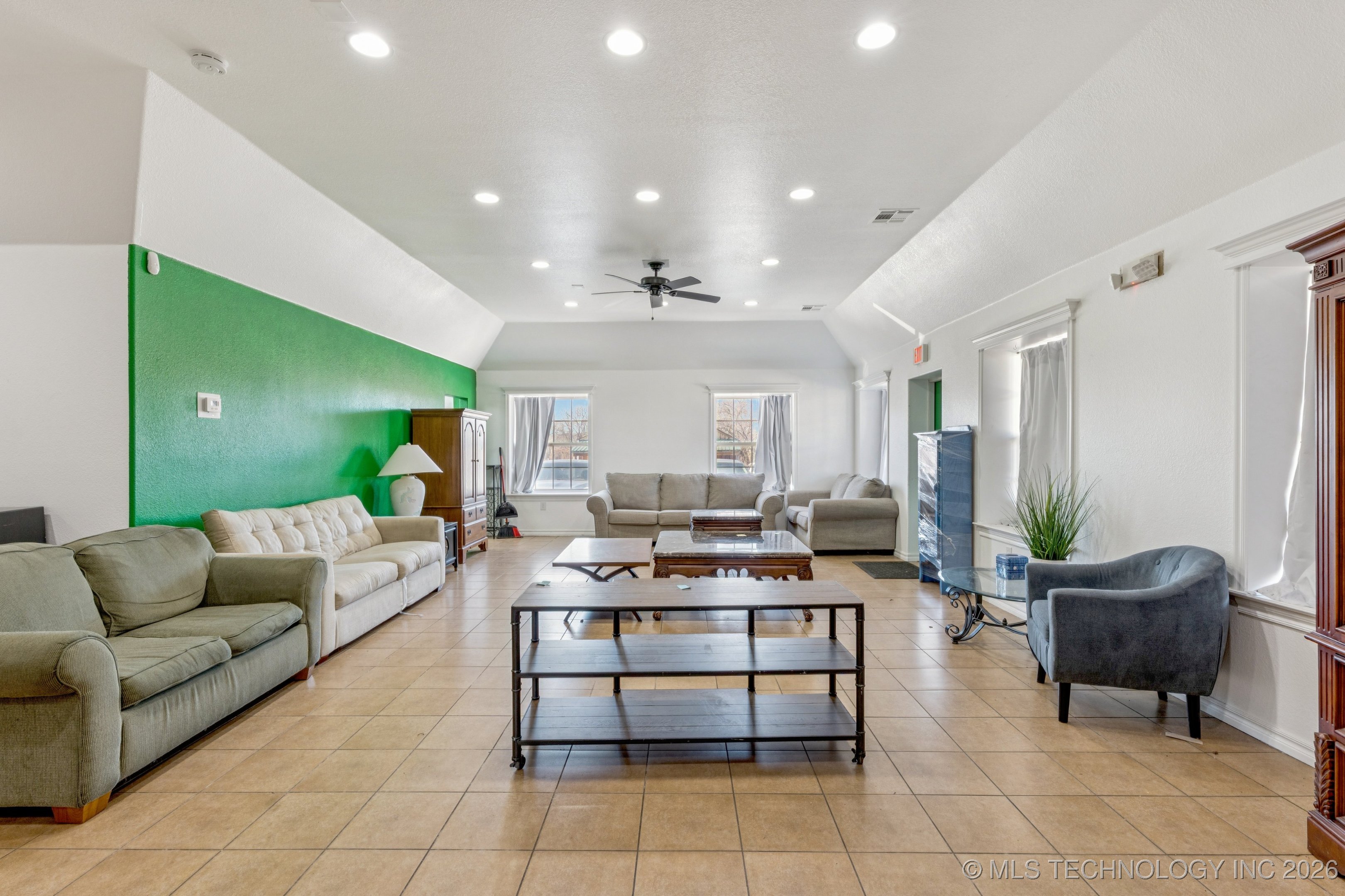 862 W Taft Avenue Property Photo 7