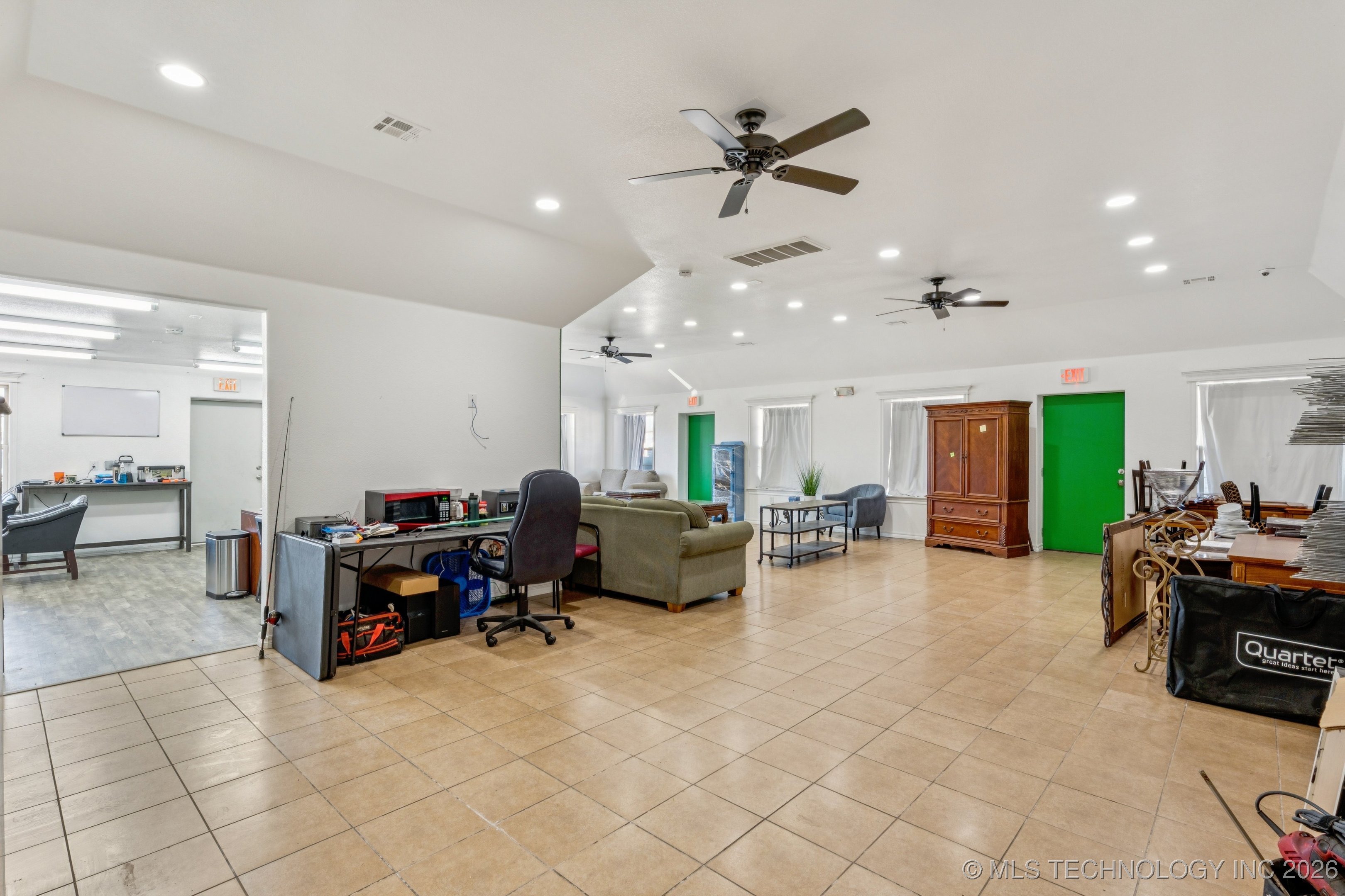 862 W Taft Avenue Property Photo 8