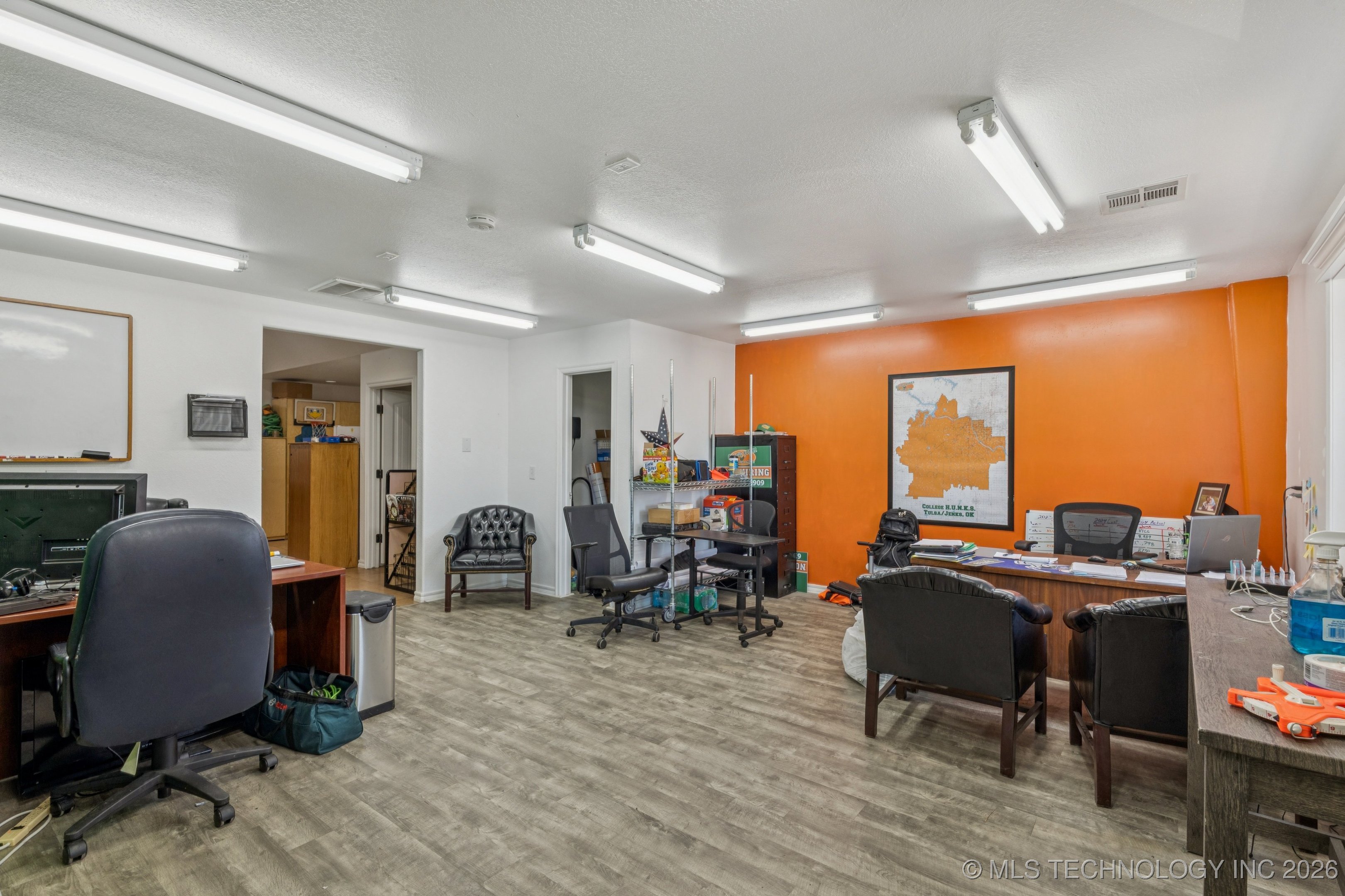 862 W Taft Avenue Property Photo 10