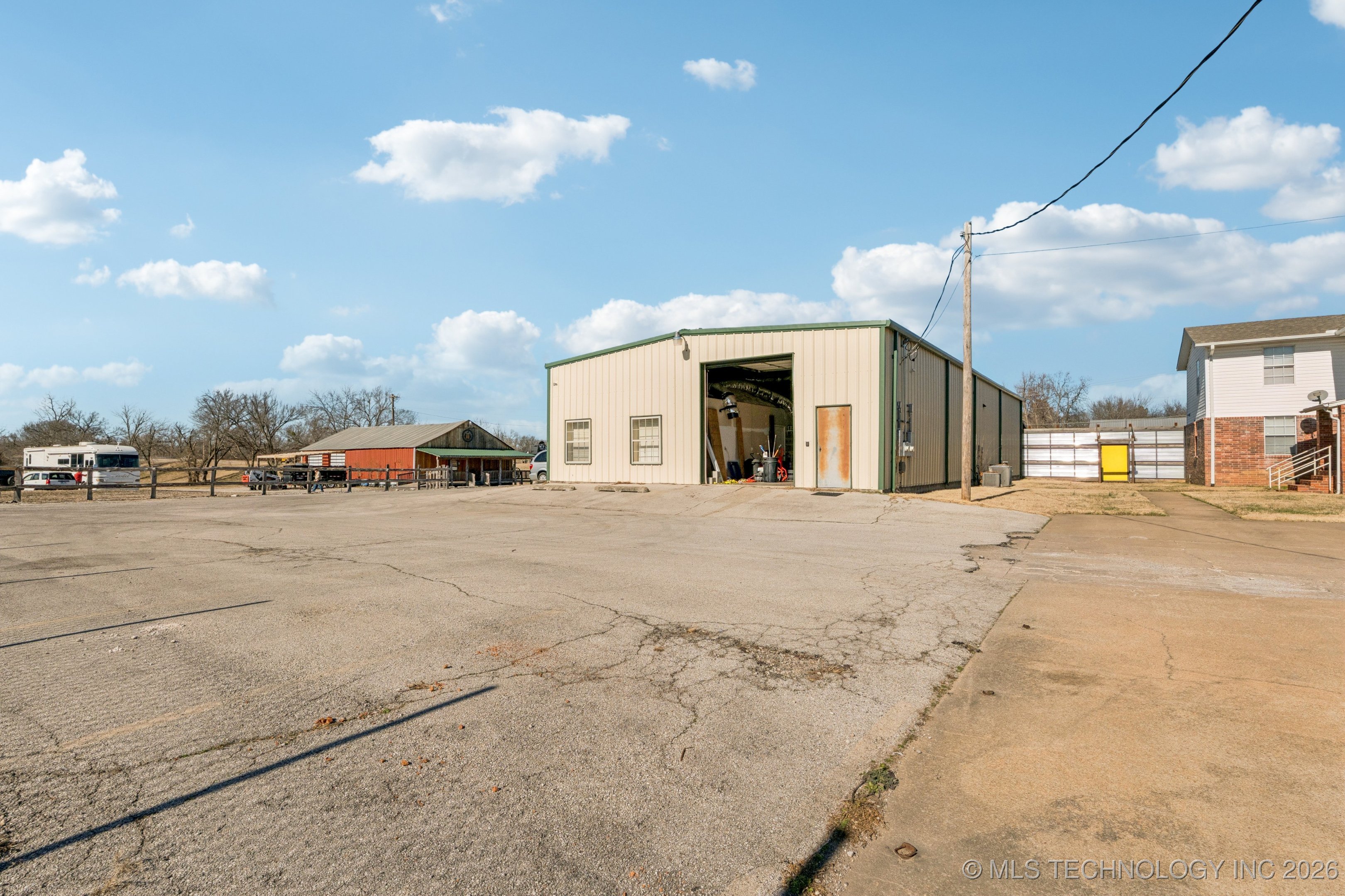 862 W Taft Avenue Property Photo 14