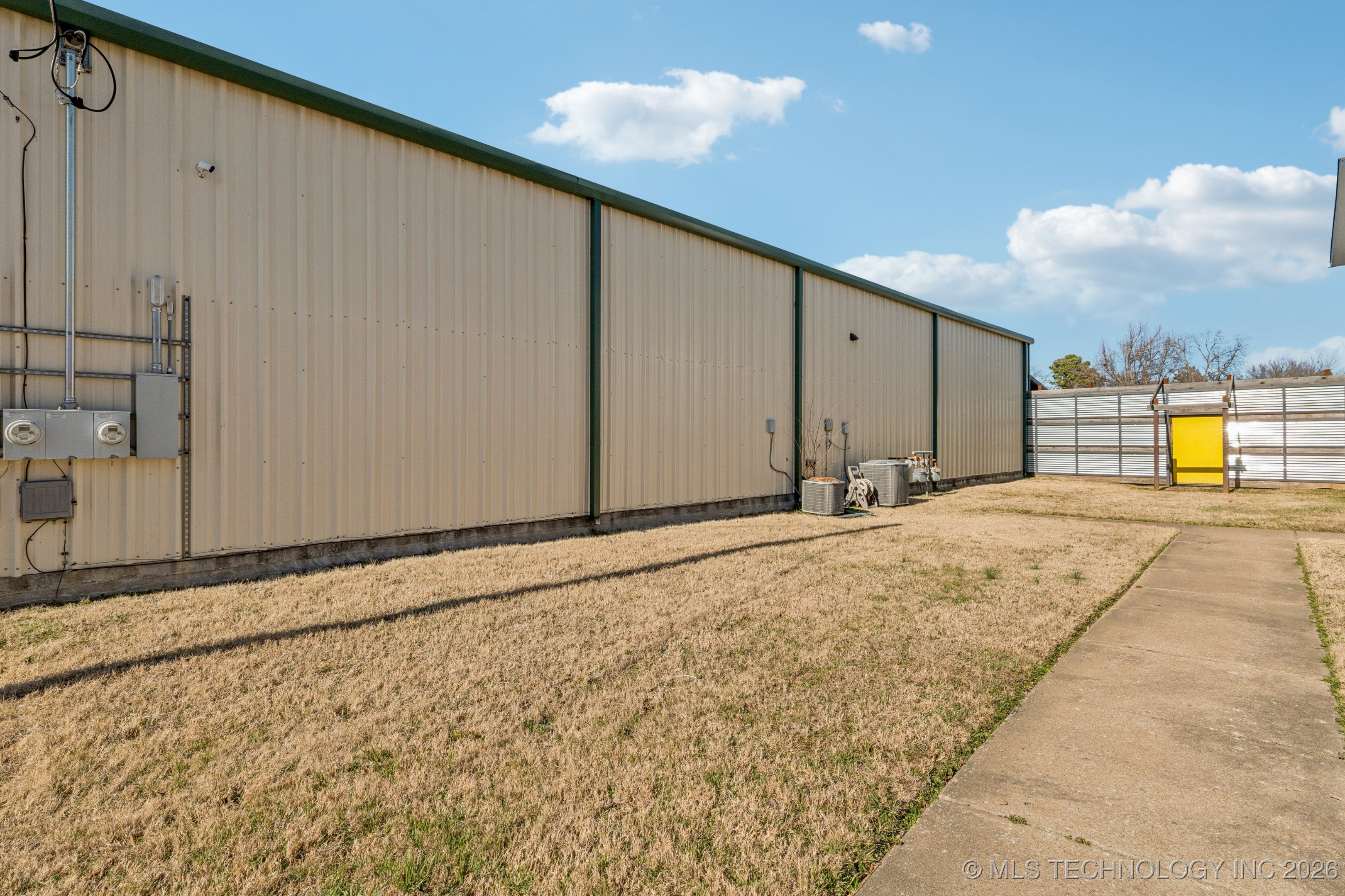 862 W Taft Avenue Property Photo 16