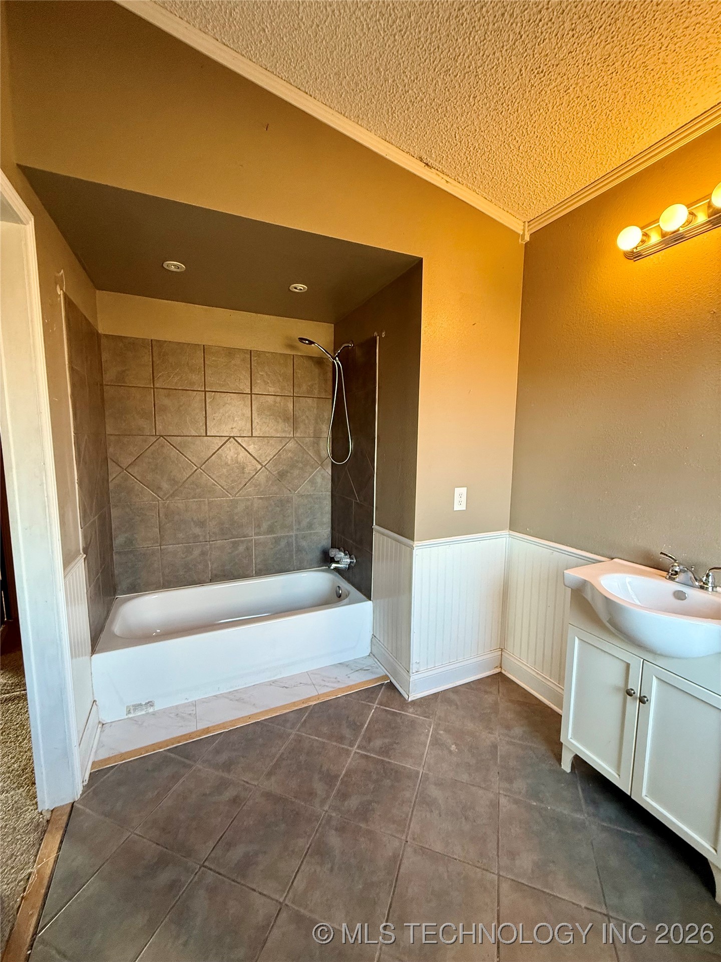 10467 N 26th Street East Property Photo 6