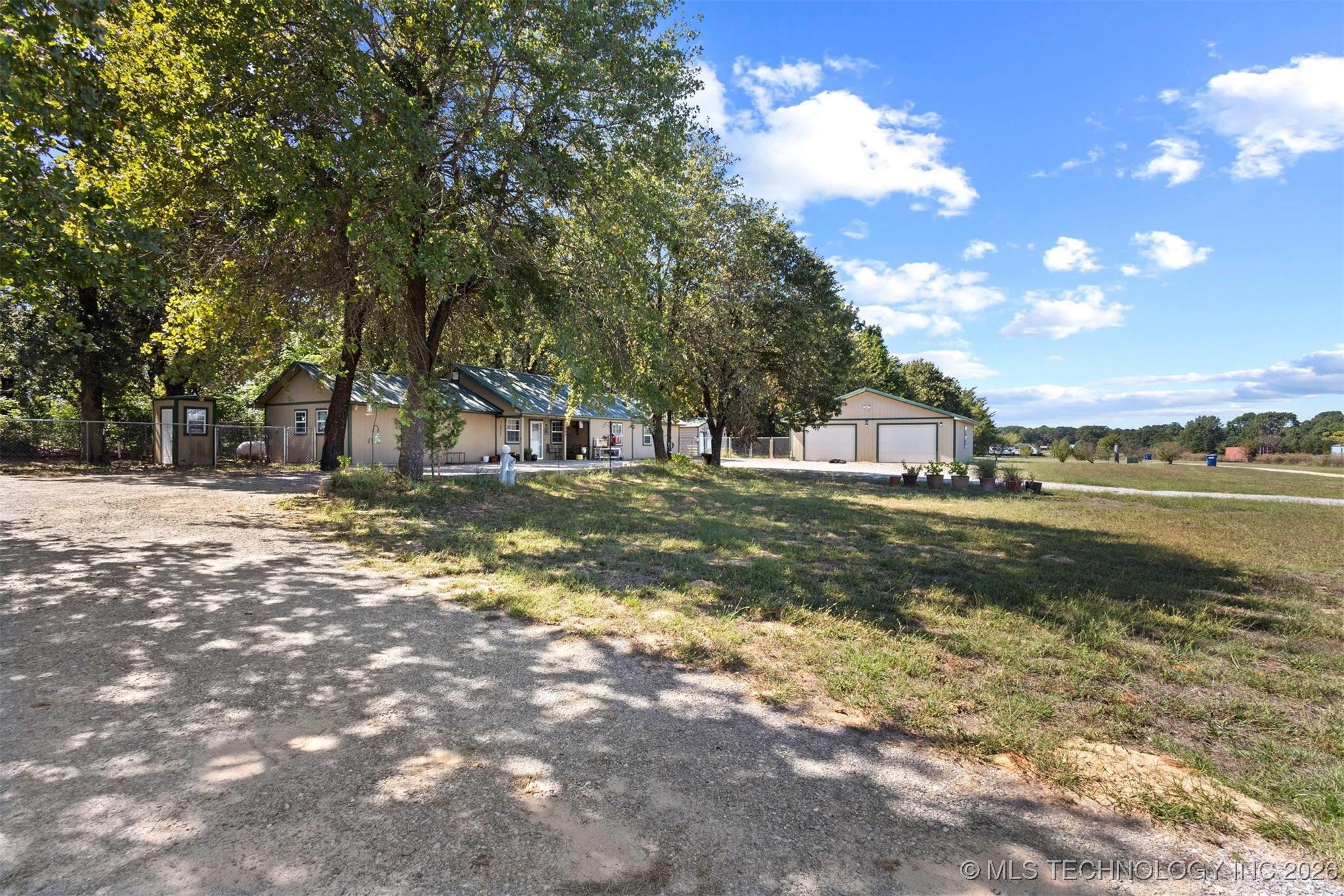 233 Joy Lane Property Photo 2