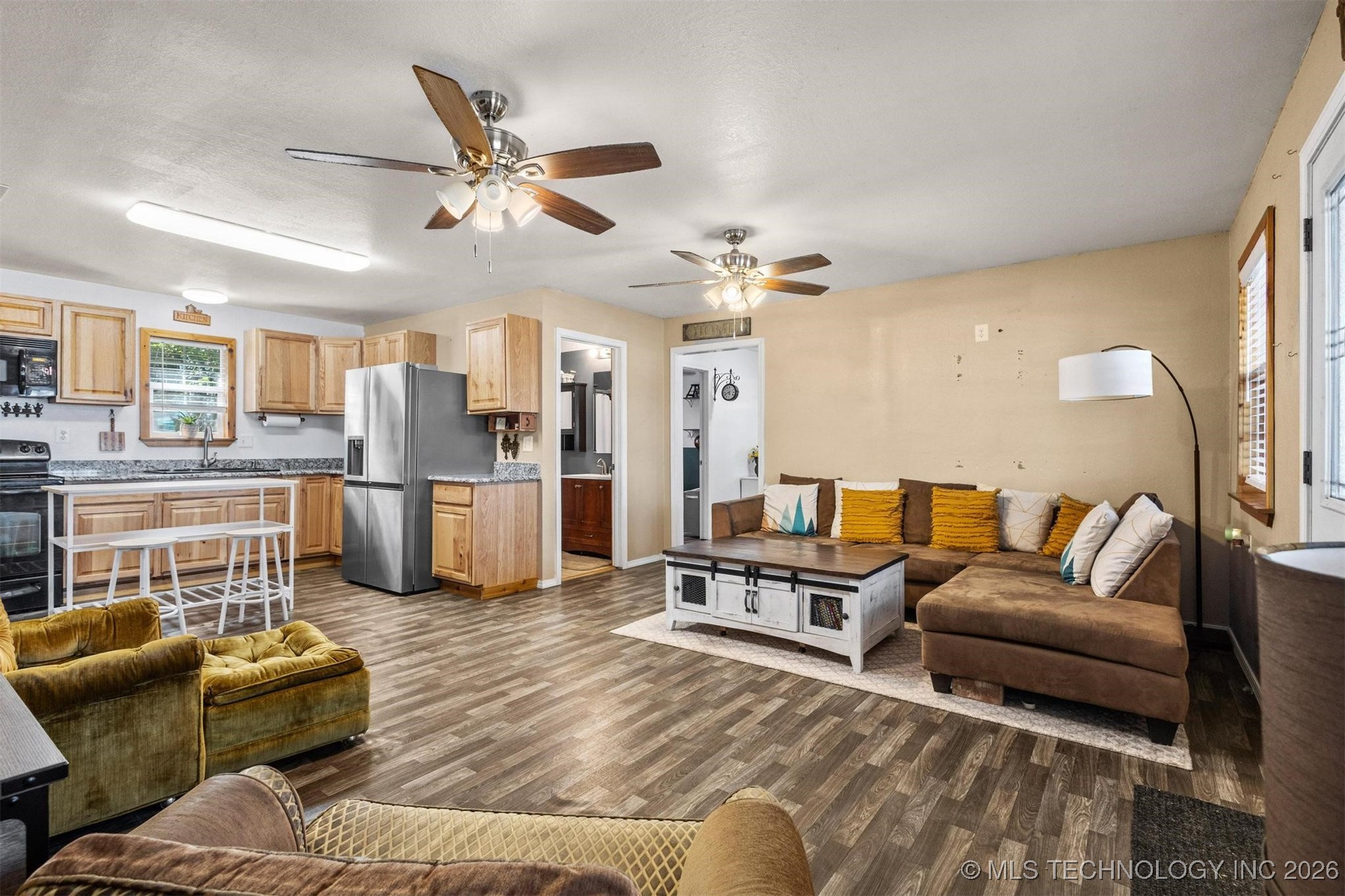 233 Joy Lane Property Photo 7