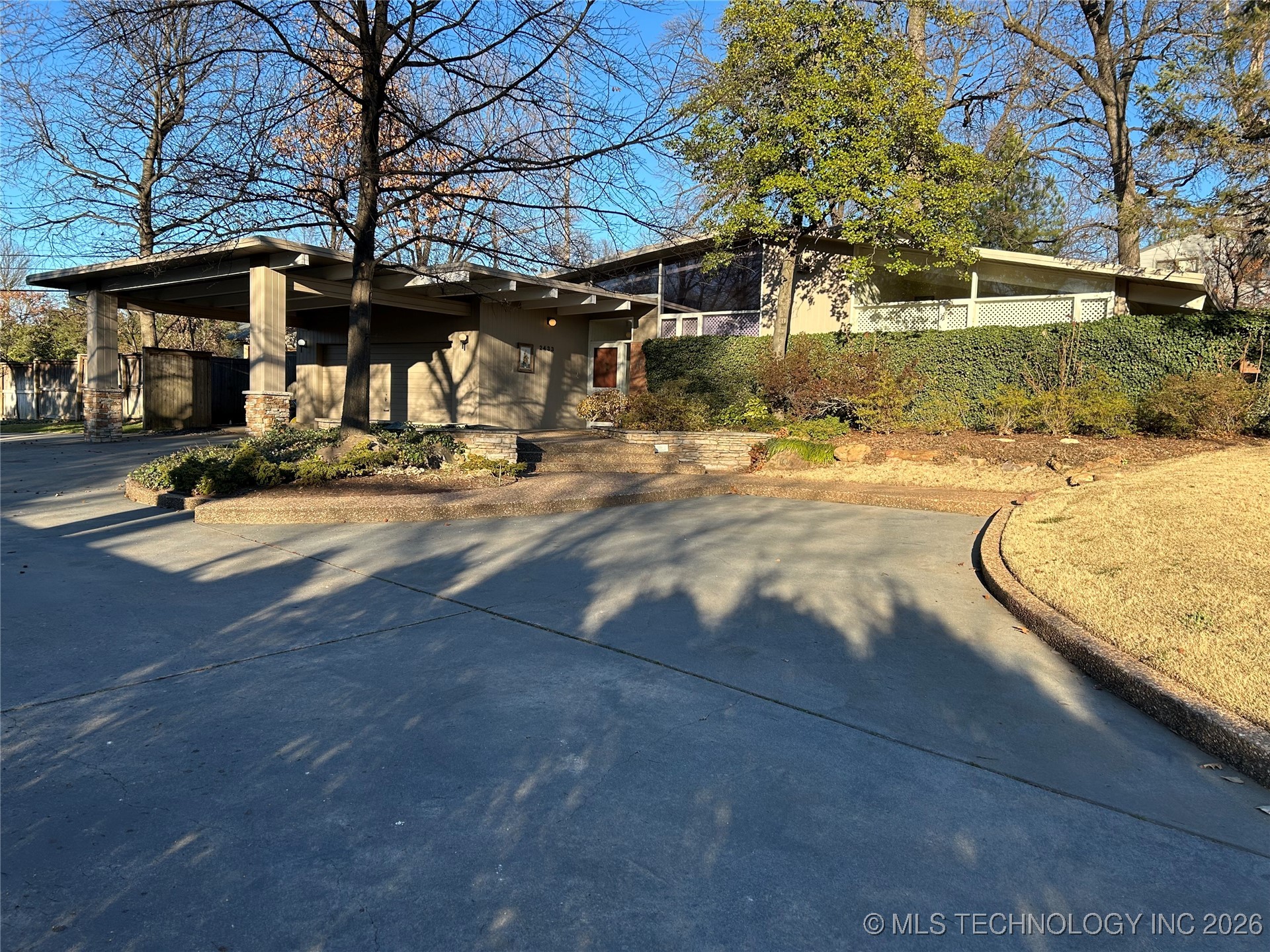 2433 E 33rd Street Property Photo 1