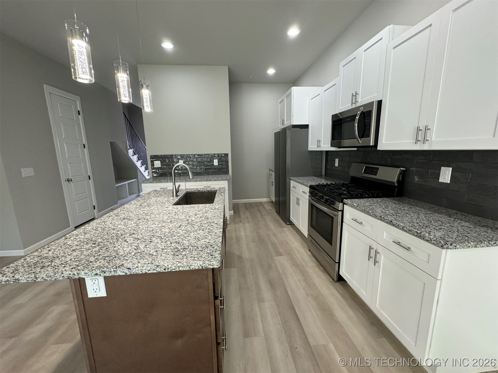 3410 Redbud Lane Property Photo 6