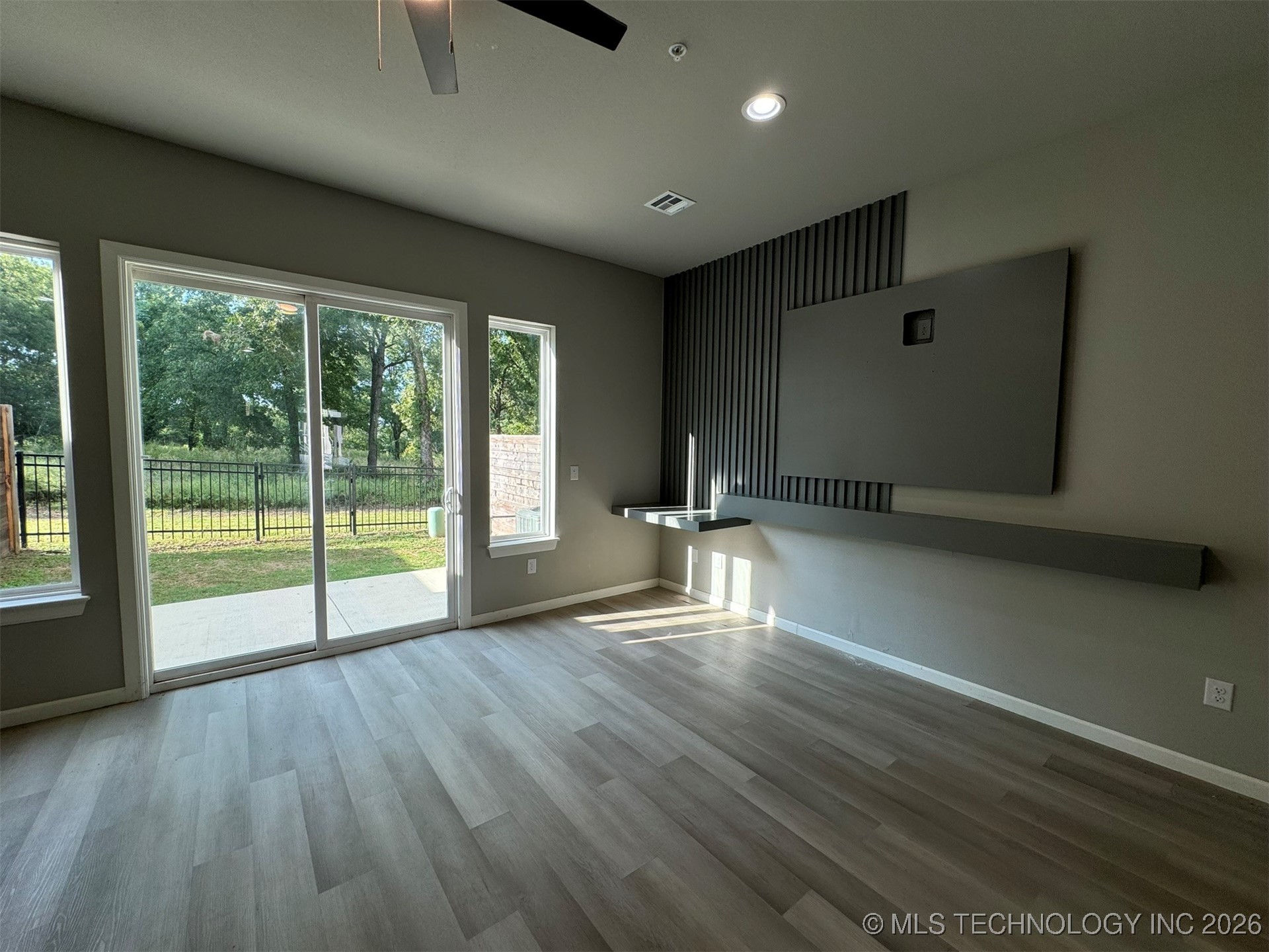 3410 Redbud Lane Property Photo 12