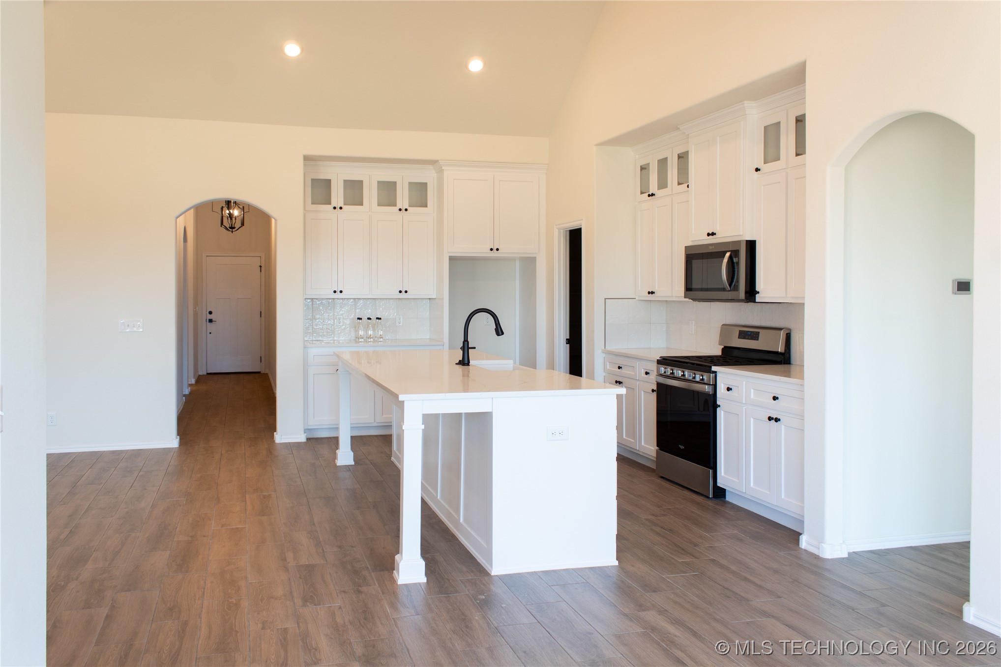 2916 S 8th Street Property Photo 4