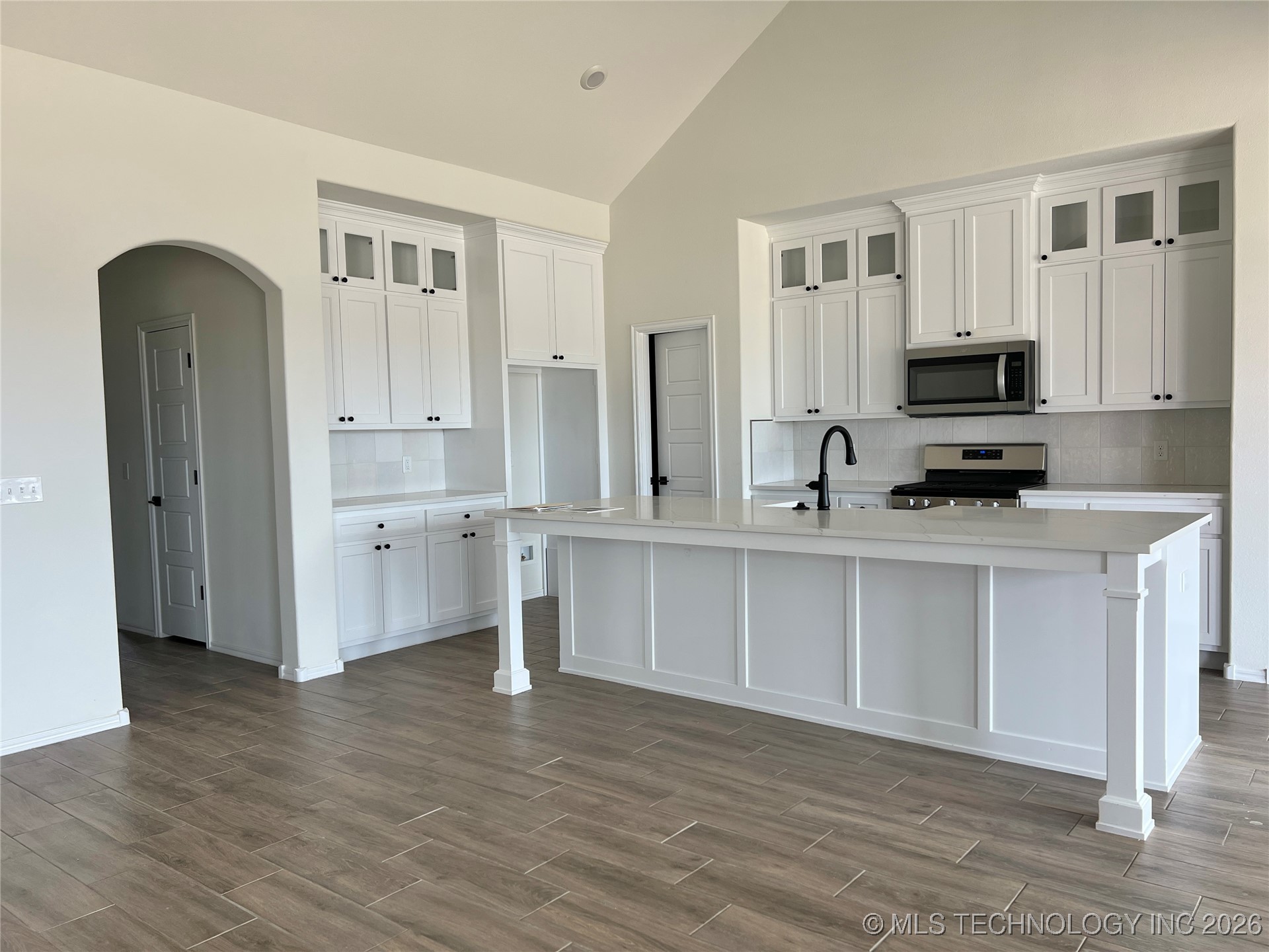 2916 S 8th Street Property Photo 5