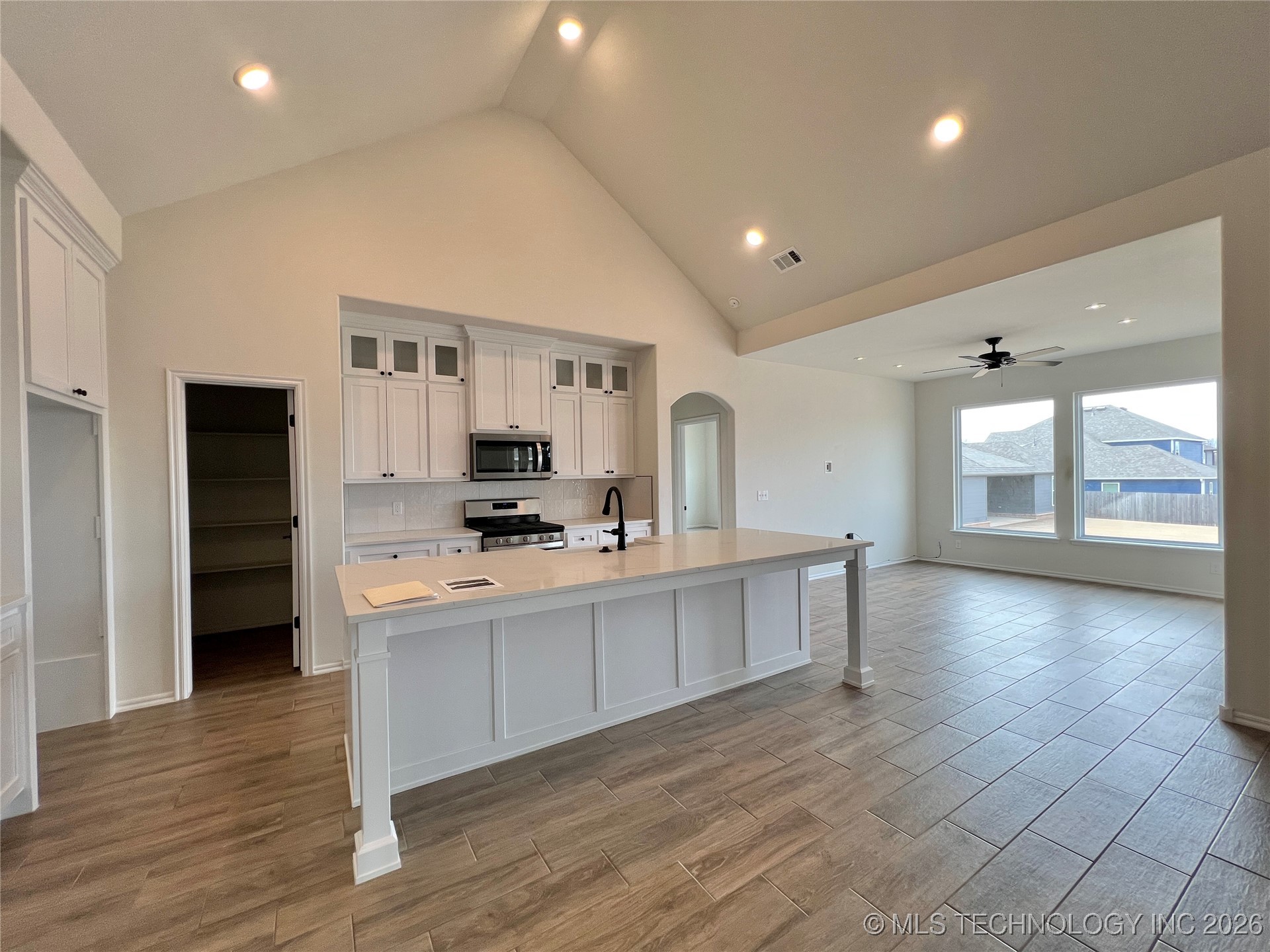 2916 S 8th Street Property Photo 9