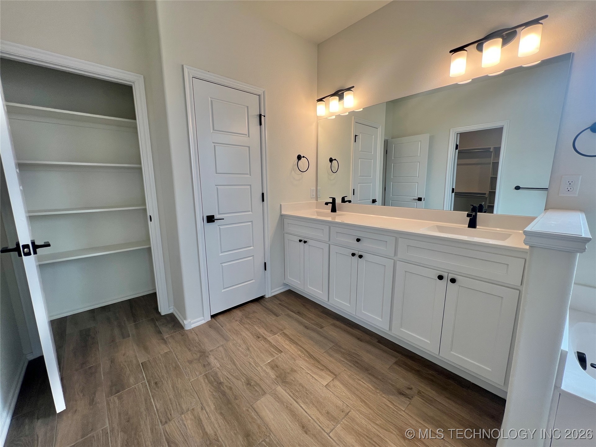 2916 S 8th Street Property Photo 23