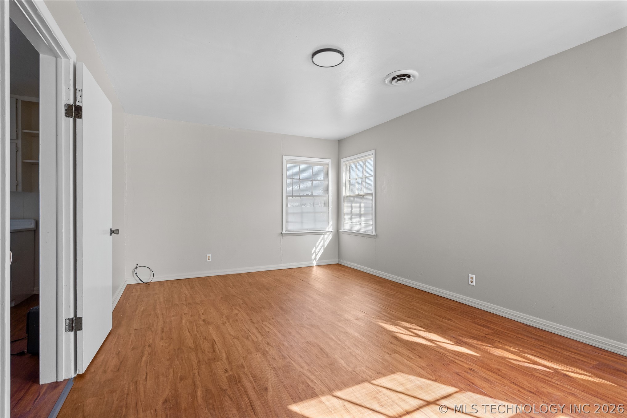 917 E Street Nw Property Photo 3