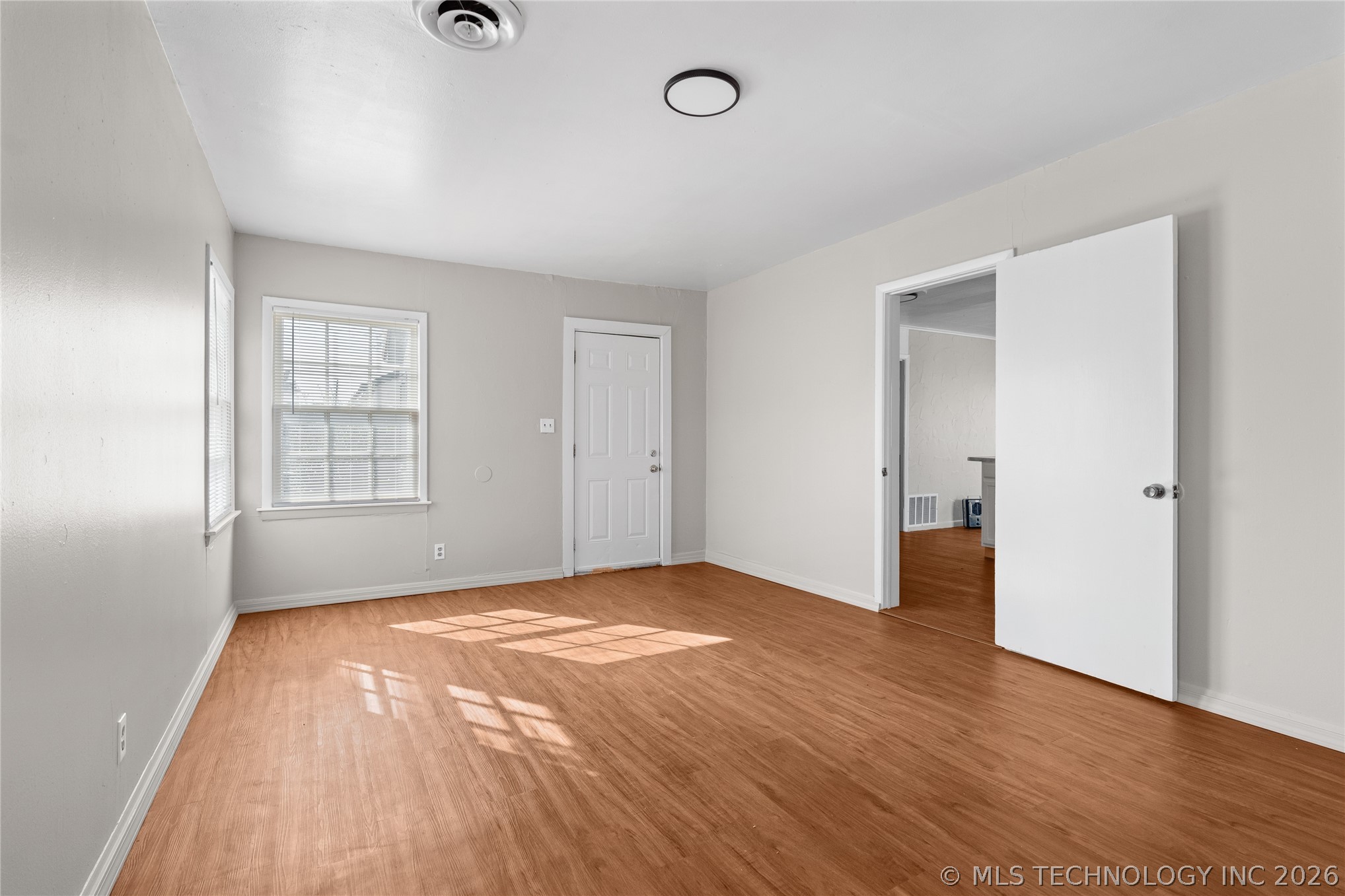 917 E Street Nw Property Photo 5