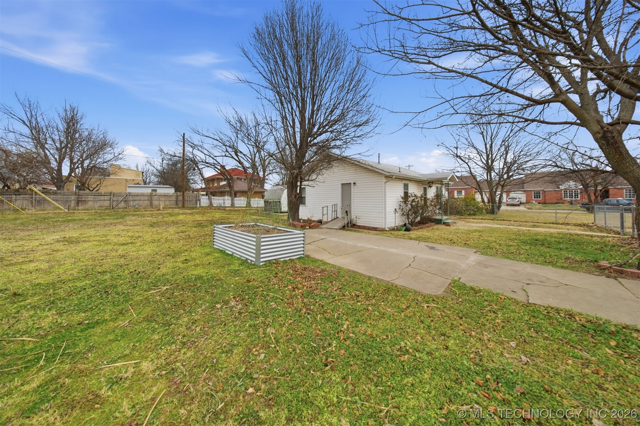 616 E Cherry Street Property Photo 20