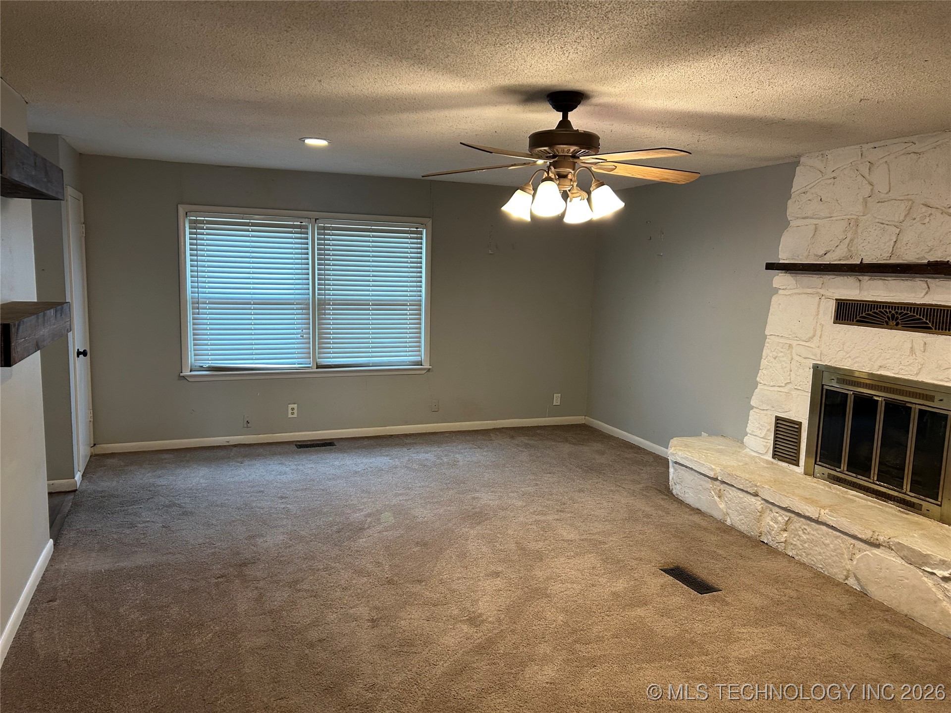 12 W 42nd Street Property Photo 4