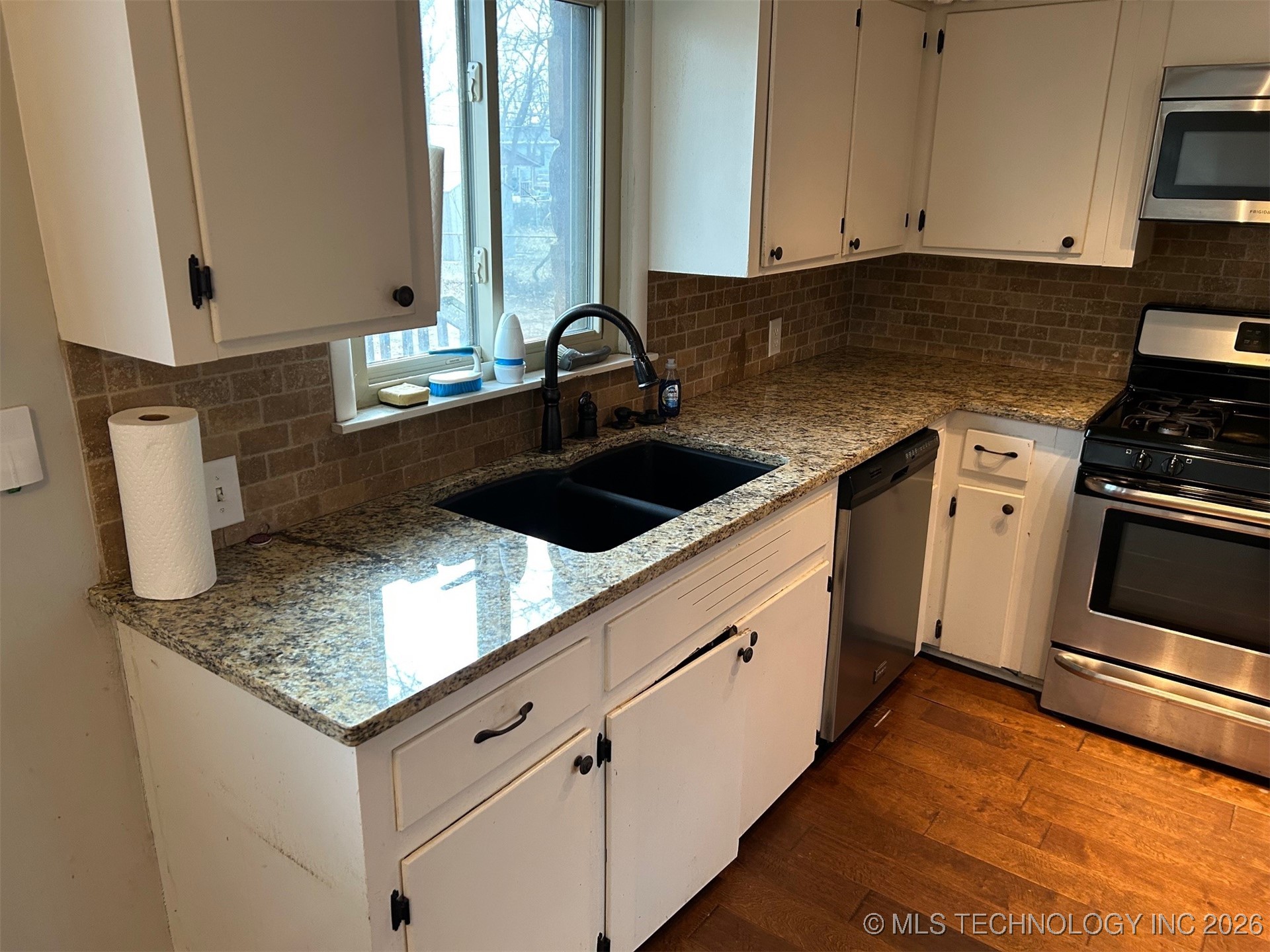 12 W 42nd Street Property Photo 8