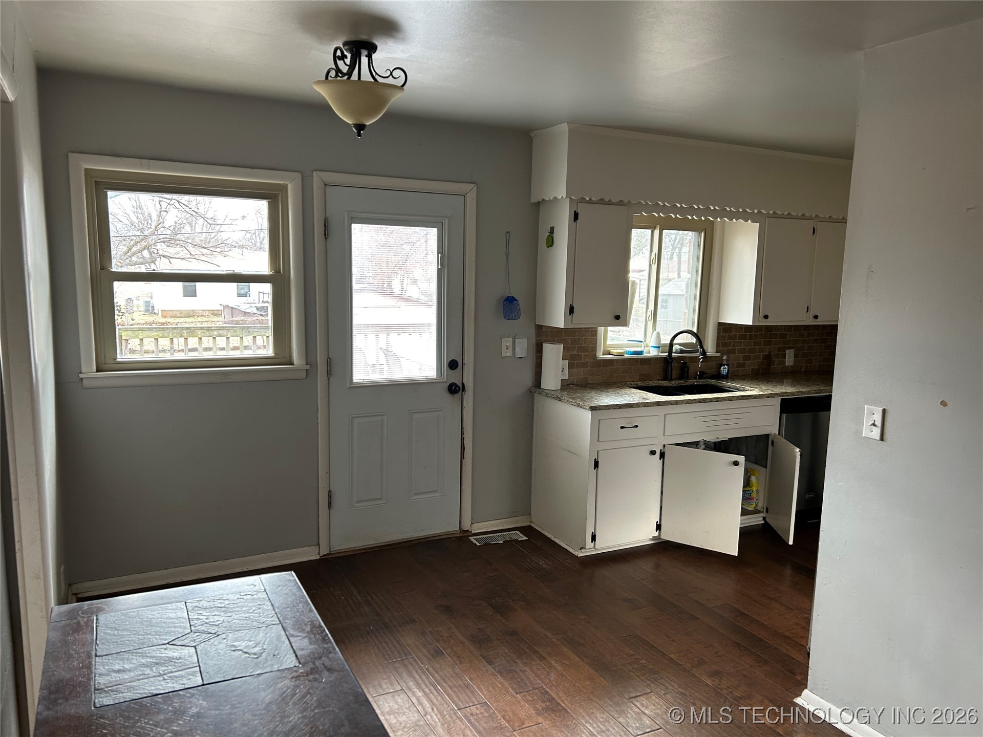 12 W 42nd Street Property Photo 9