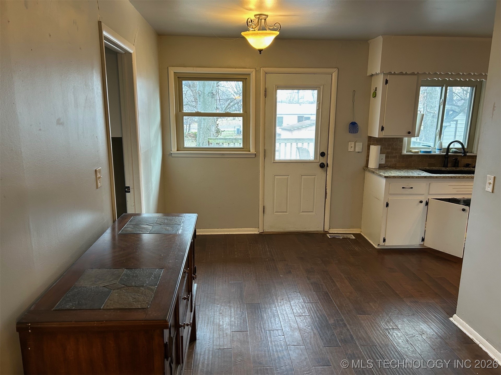 12 W 42nd Street Property Photo 10