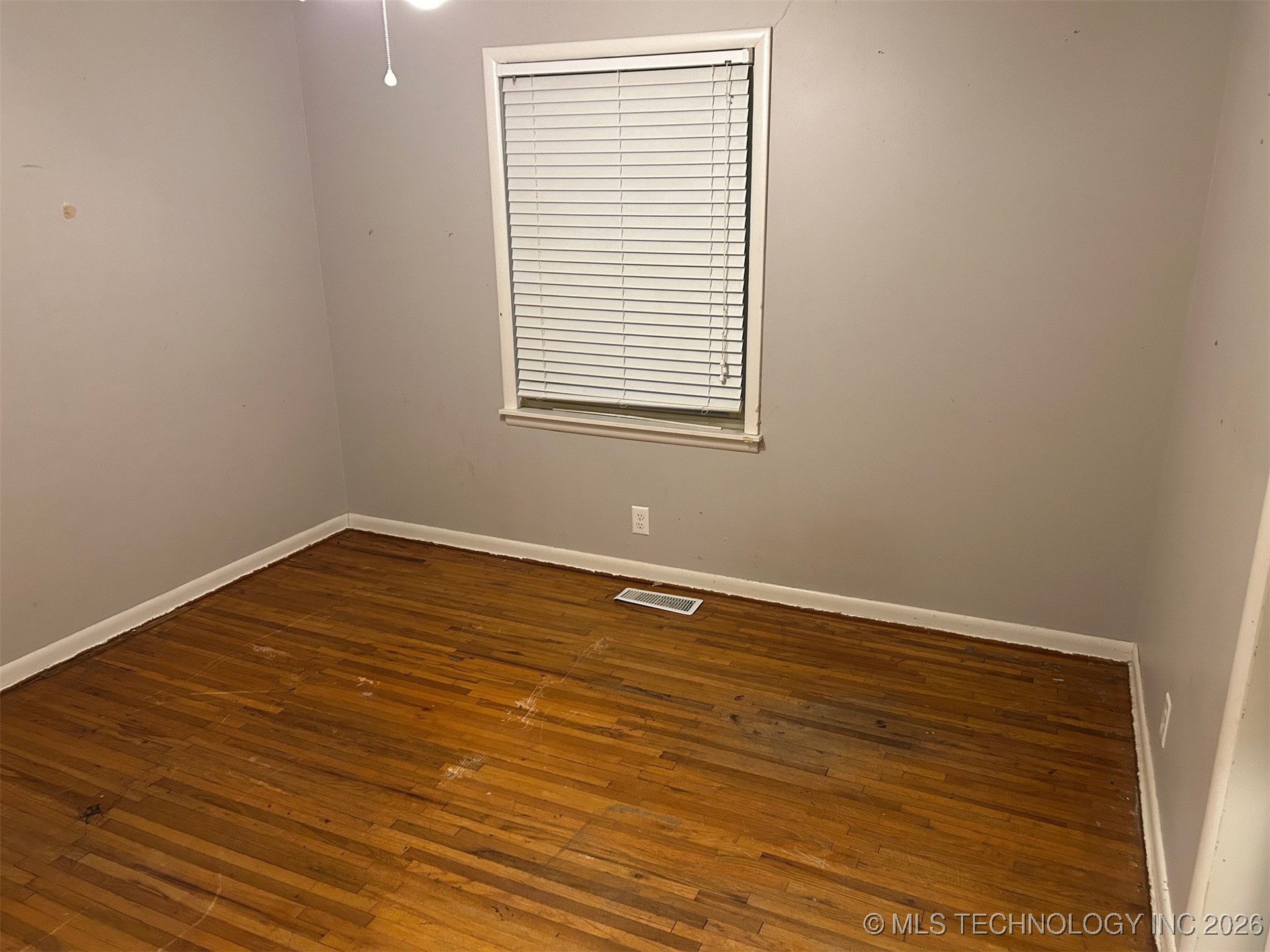 12 W 42nd Street Property Photo 15