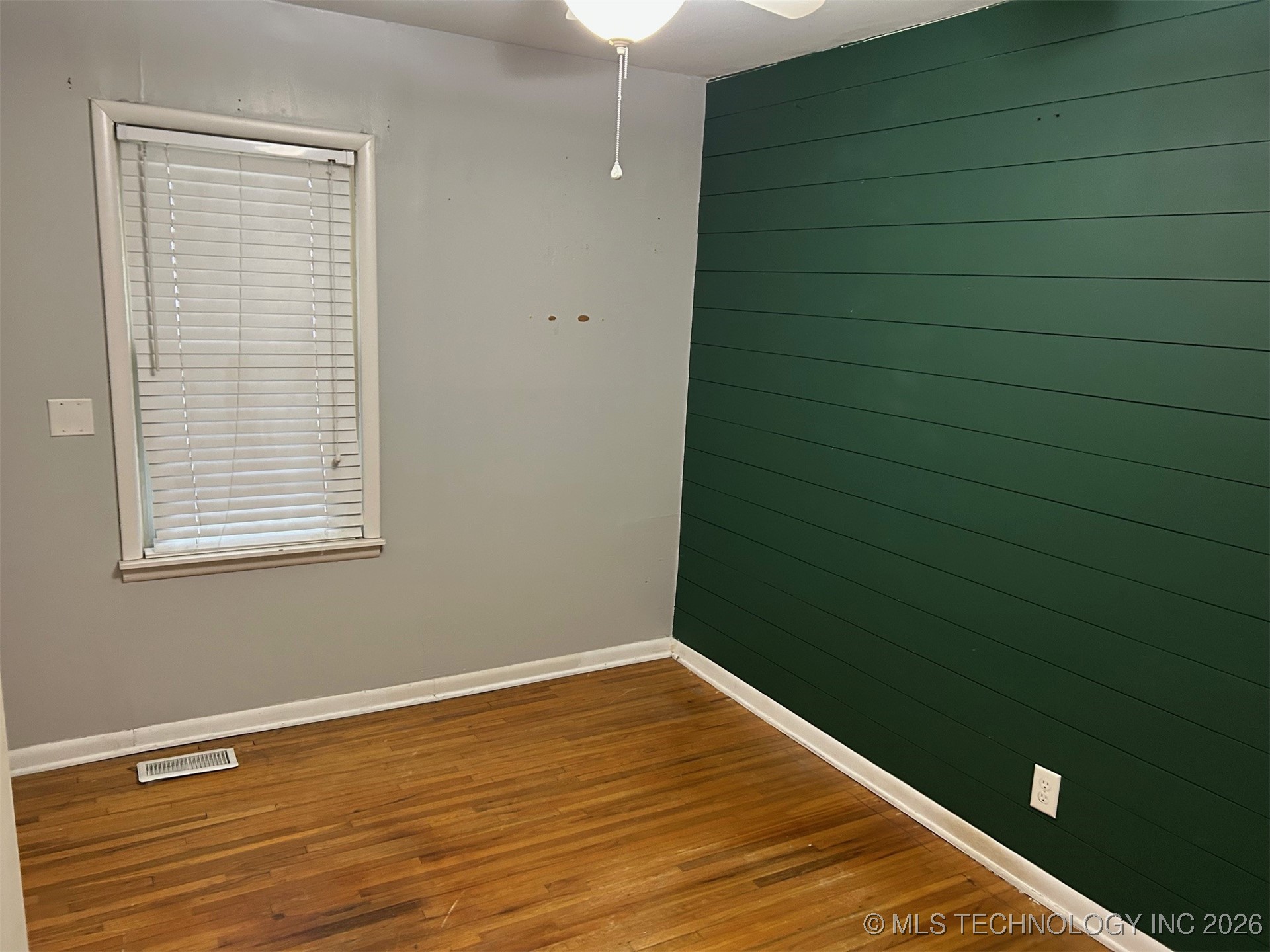 12 W 42nd Street Property Photo 16