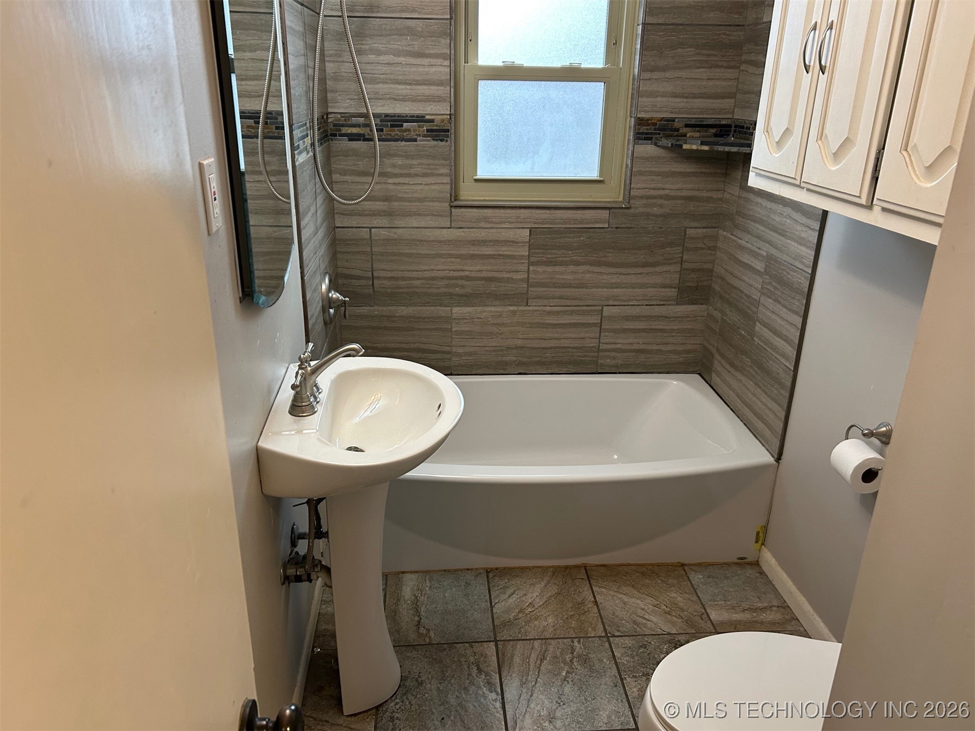 12 W 42nd Street Property Photo 18