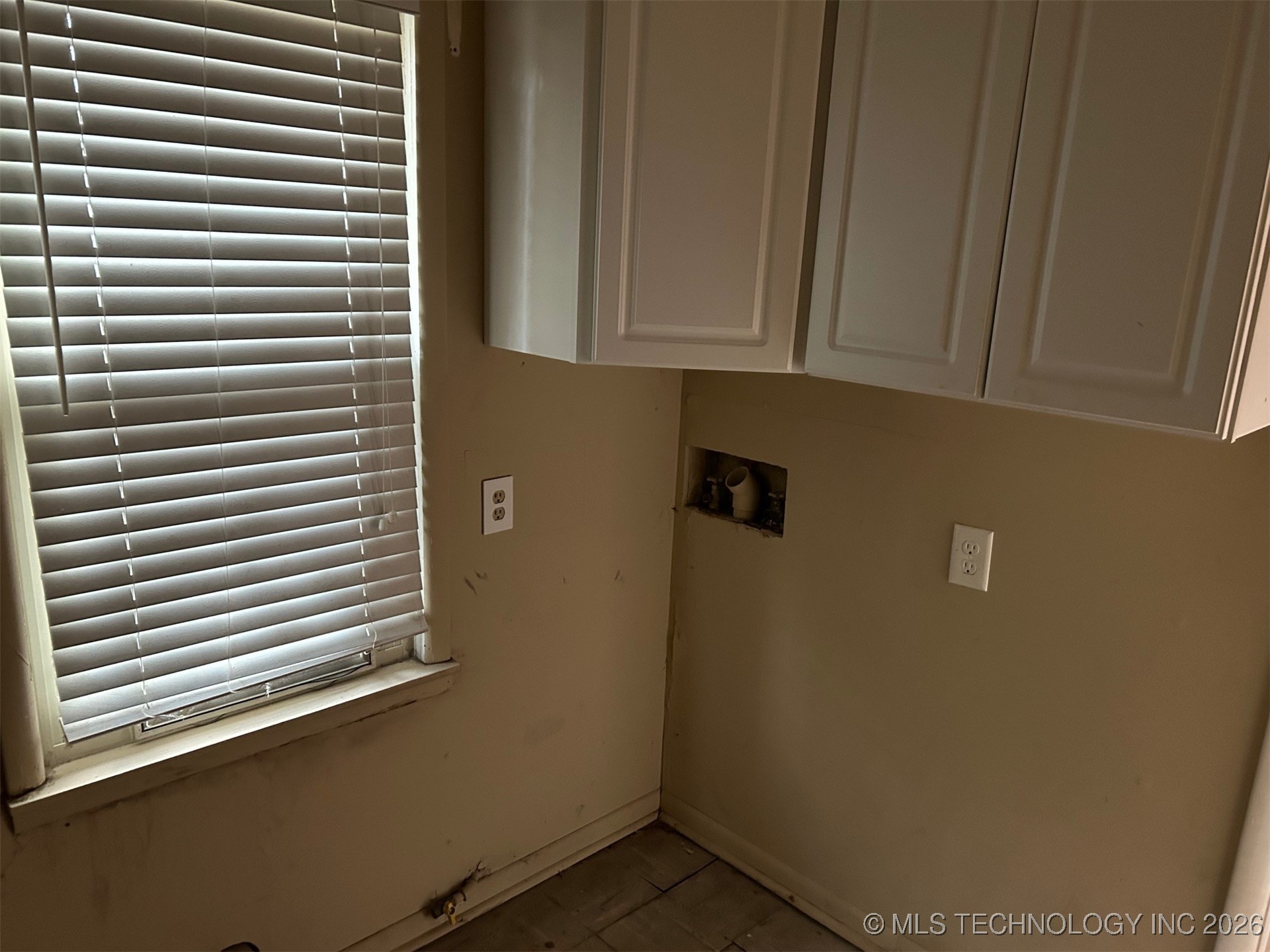 12 W 42nd Street Property Photo 20