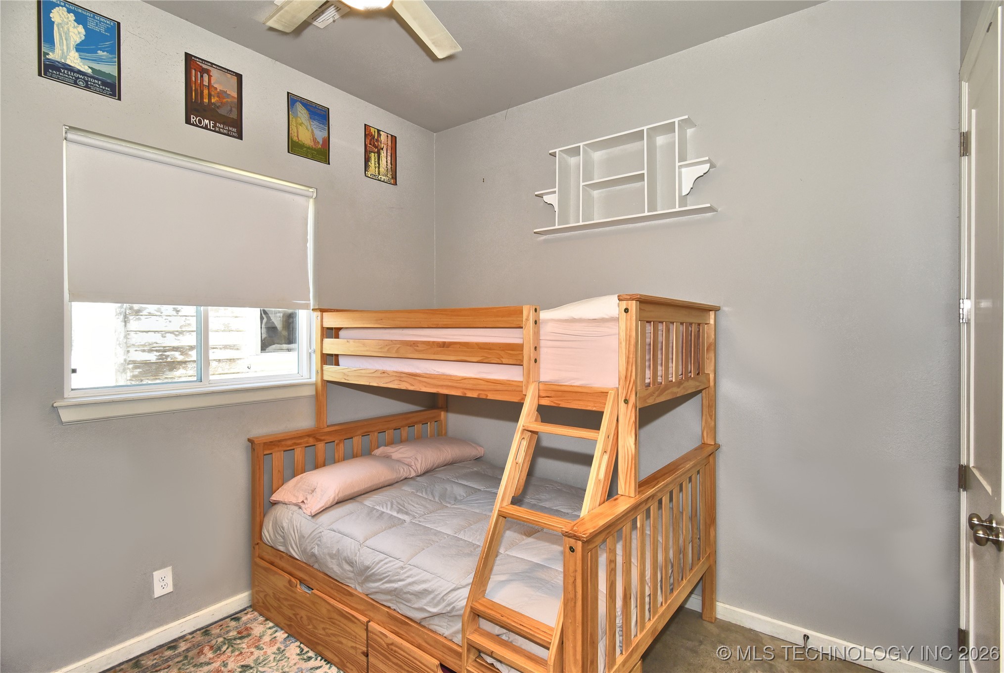 3184 N Iroquois Avenue Property Photo 14