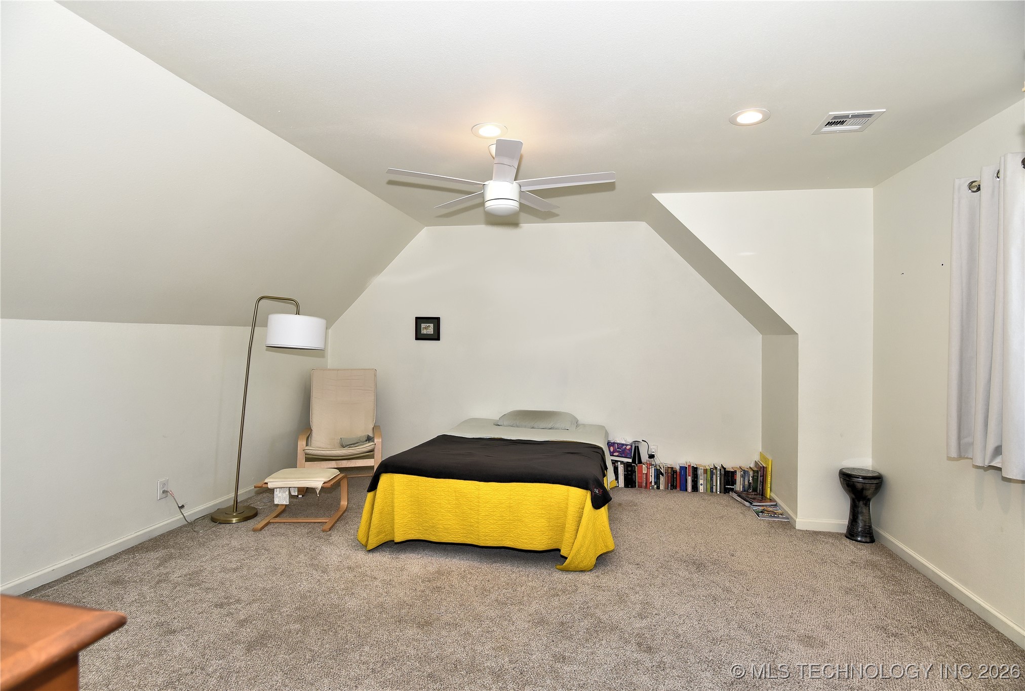 3184 N Iroquois Avenue Property Photo 27