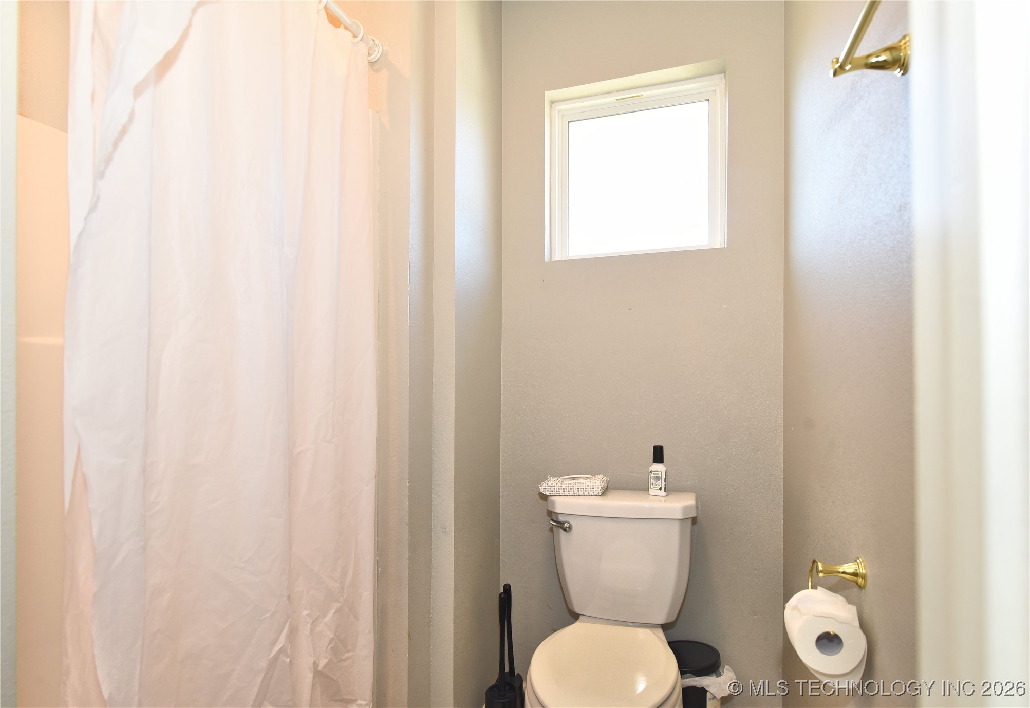 3184 N Iroquois Avenue Property Photo 32