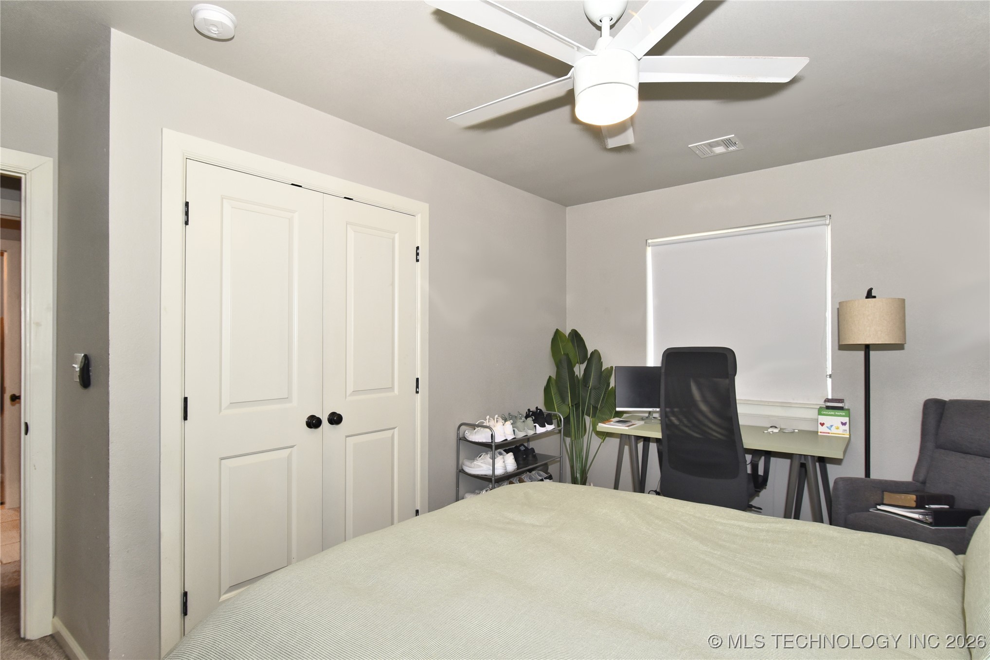 3184 N Iroquois Avenue Property Photo 34