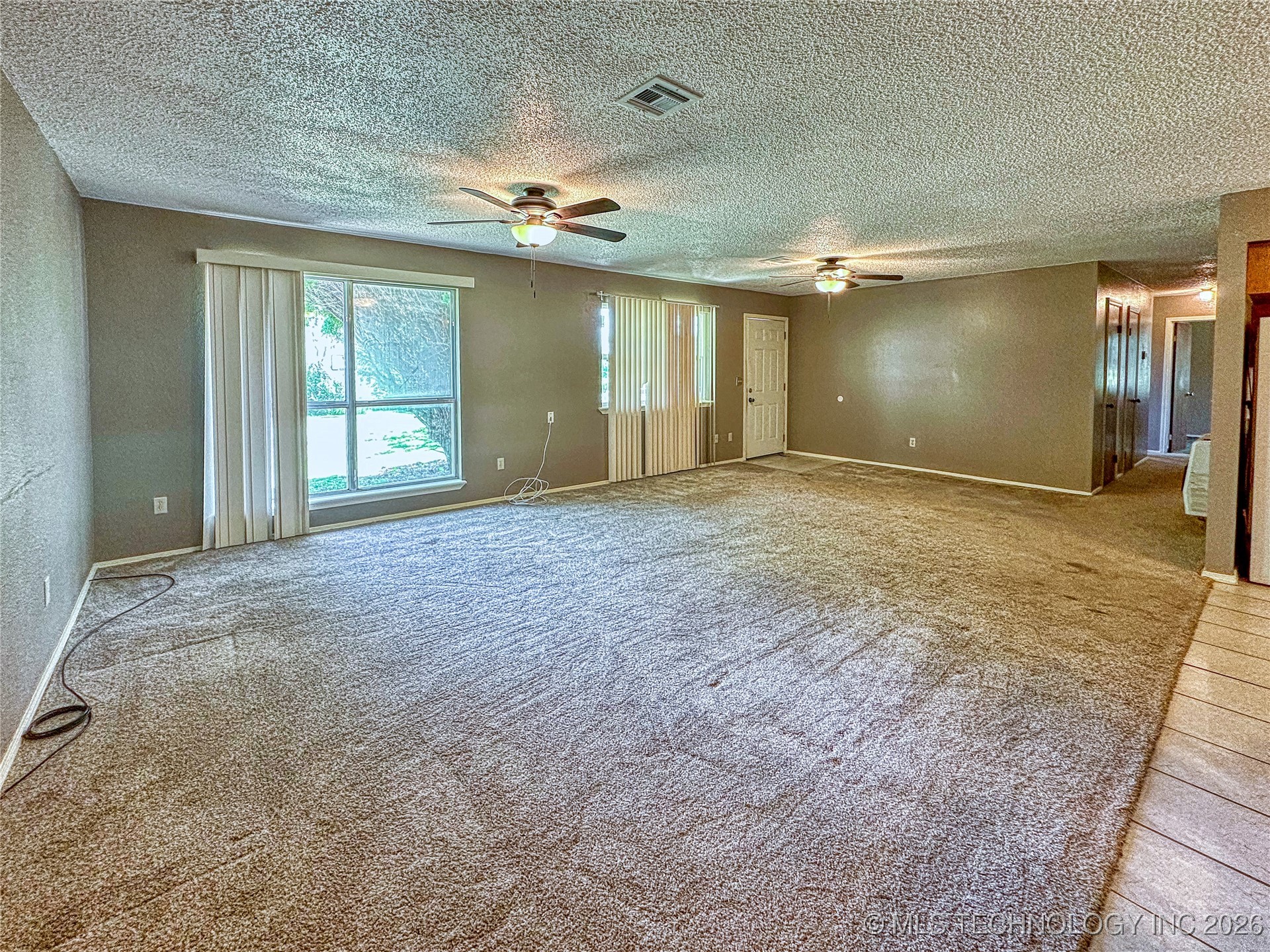 403 W 6th Property Photo 6