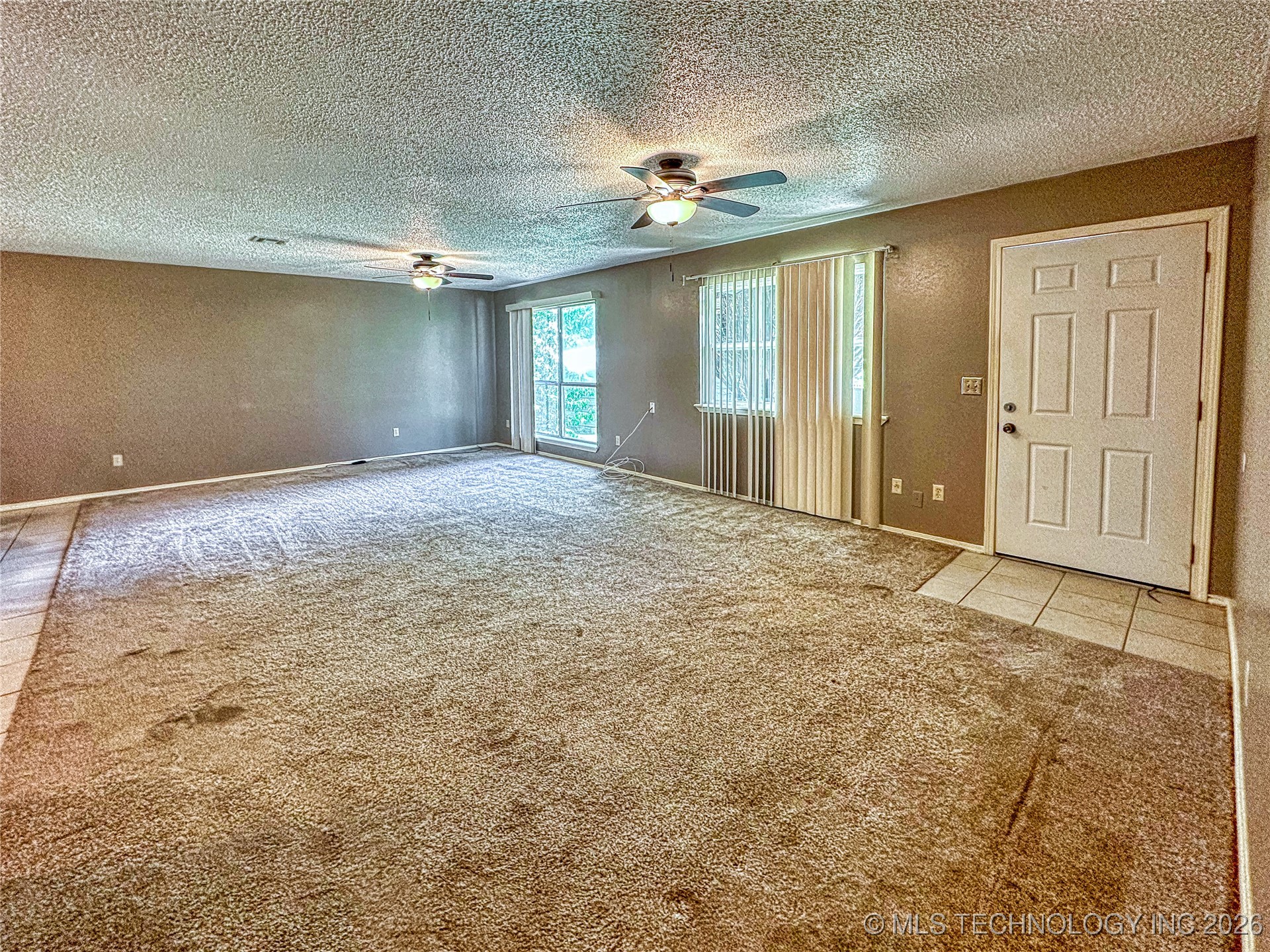 403 W 6th Property Photo 7