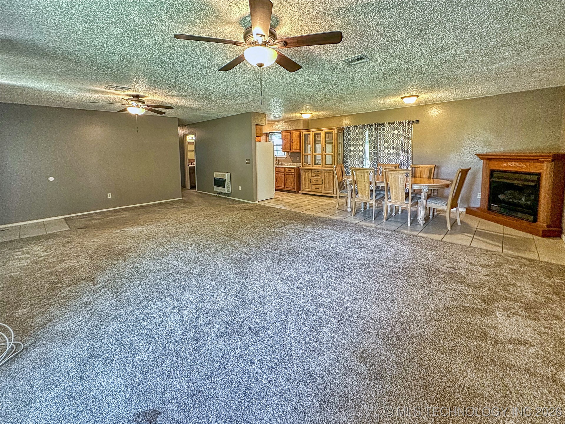 403 W 6th Property Photo 8