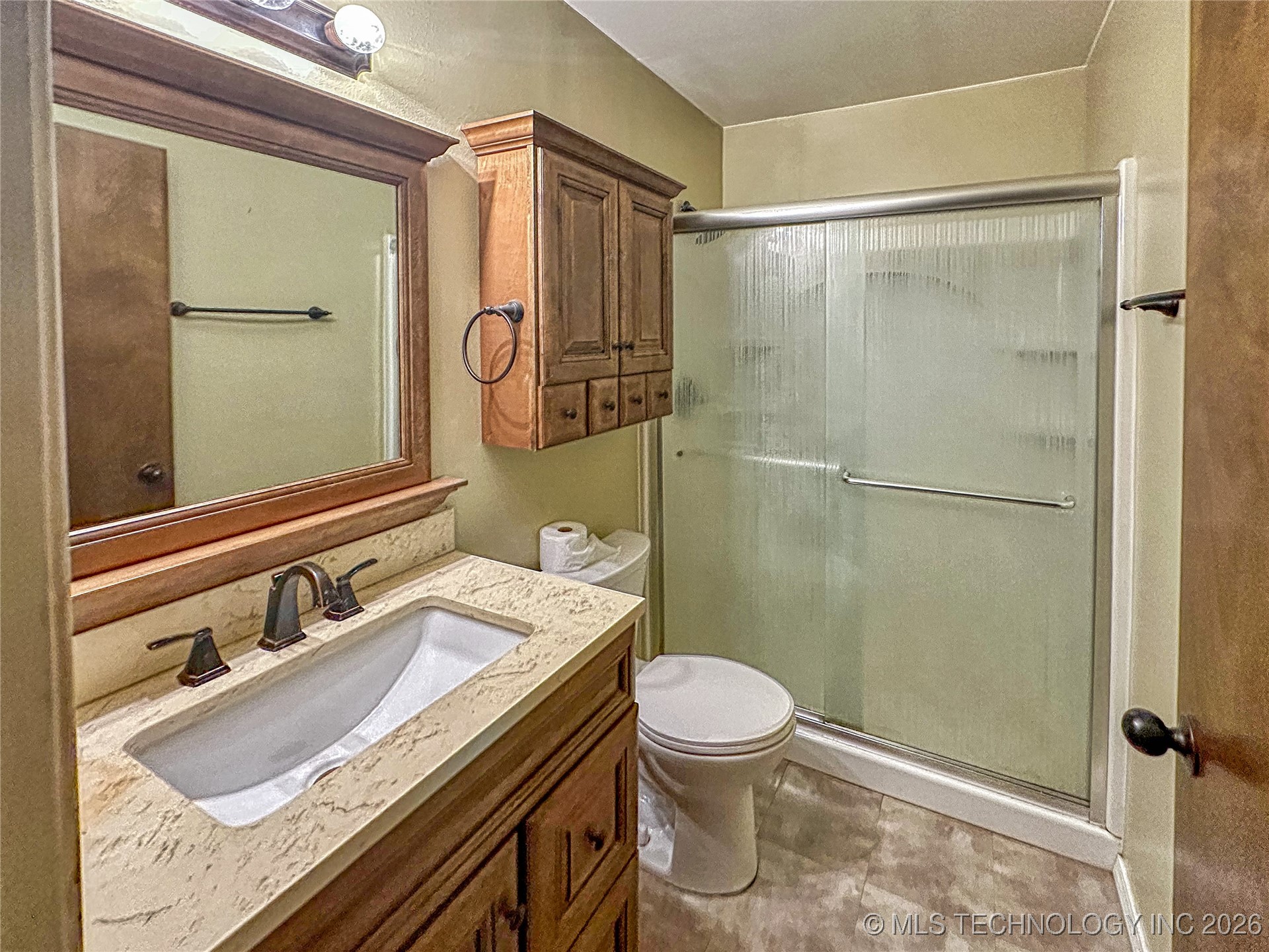 403 W 6th Property Photo 9