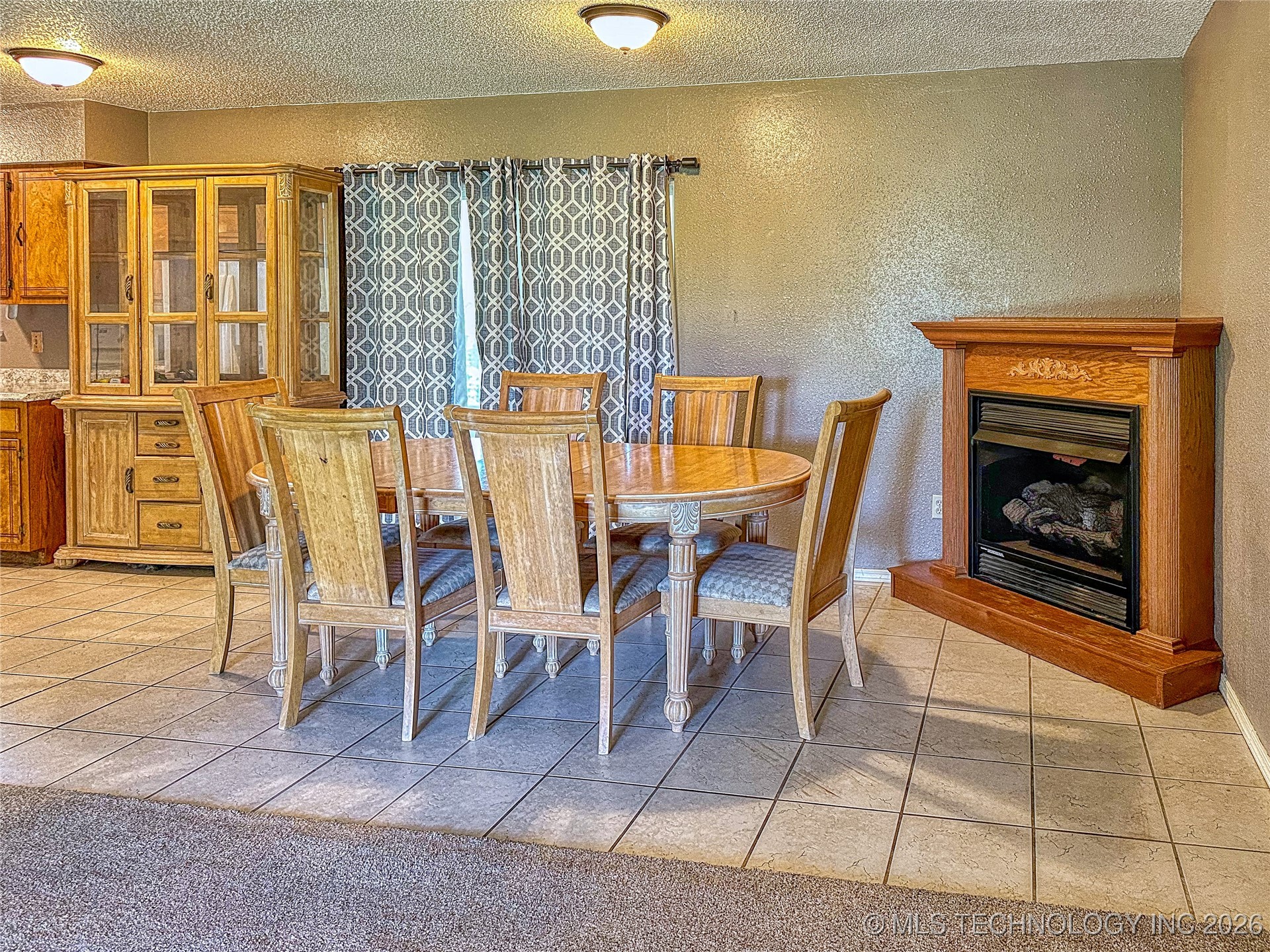 403 W 6th Property Photo 16