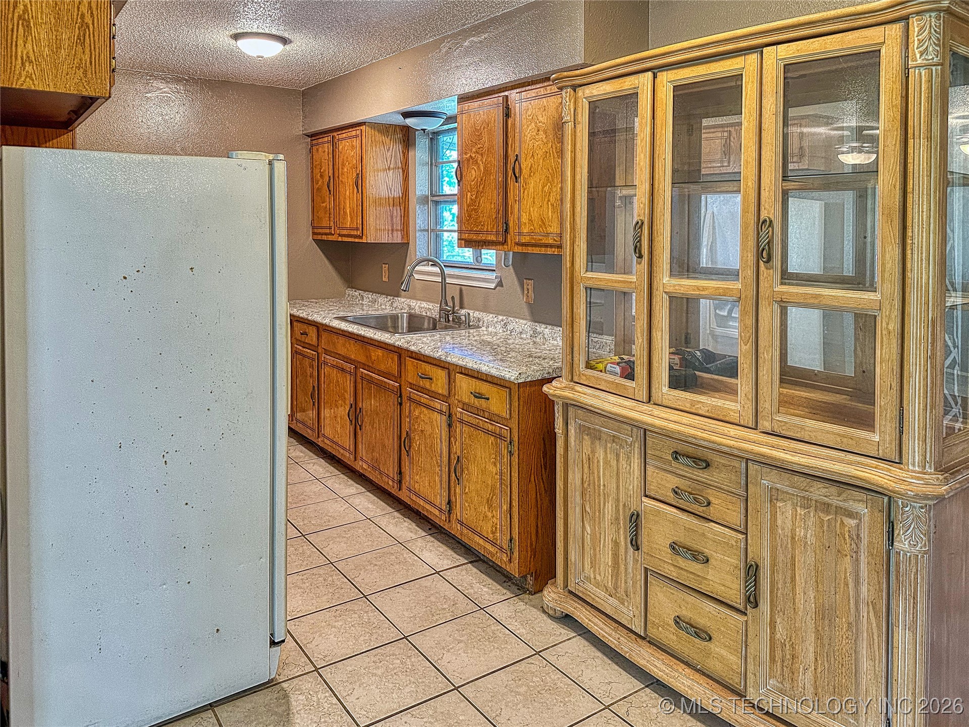 403 W 6th Property Photo 18