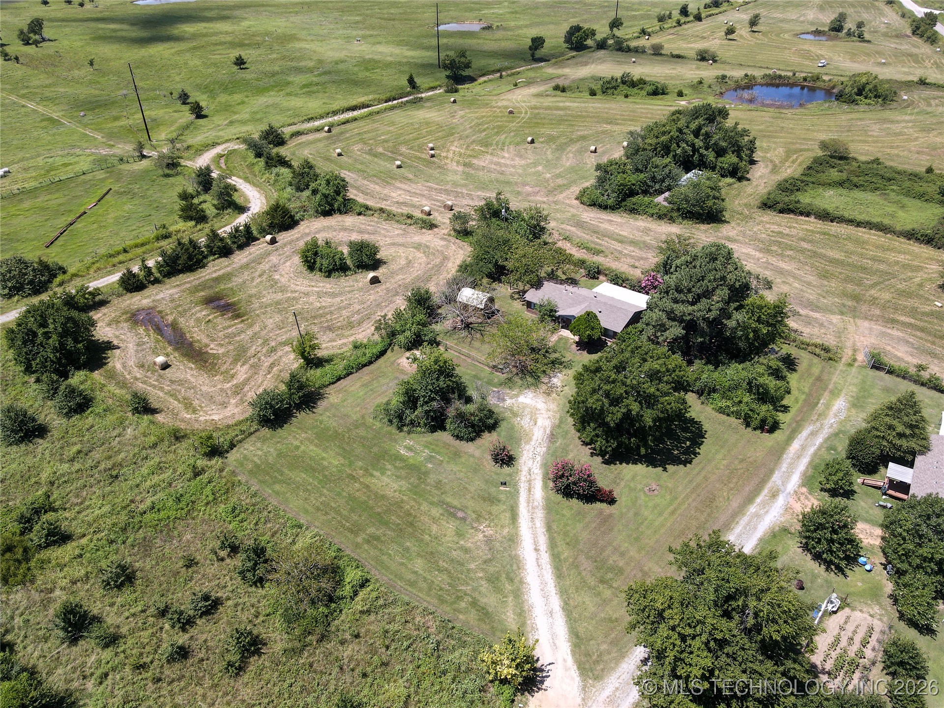 403 W 6th Property Photo 22