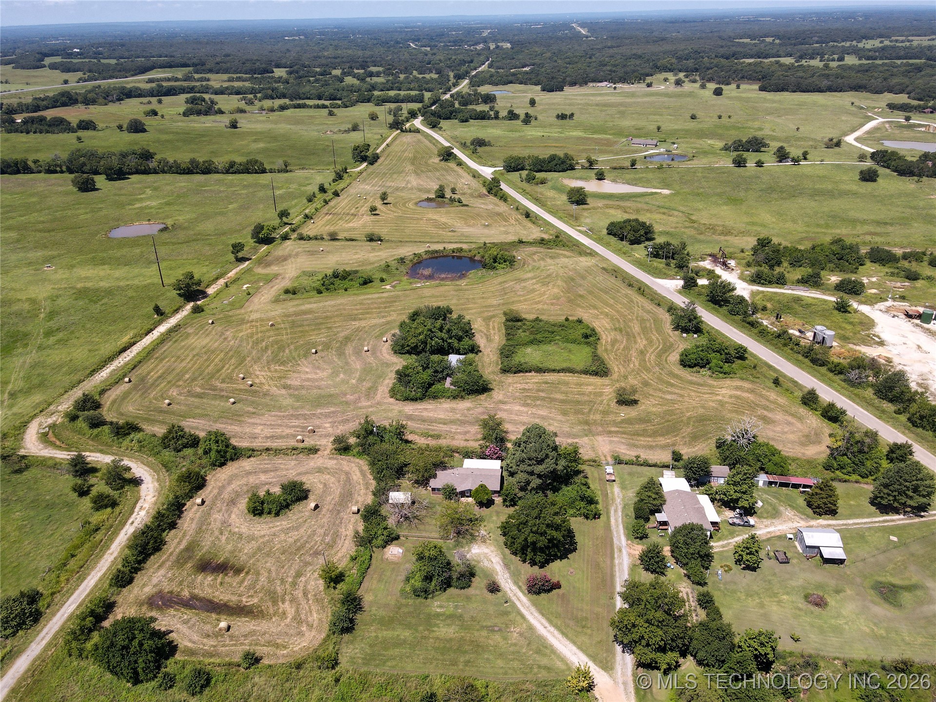 403 W 6th Property Photo 24