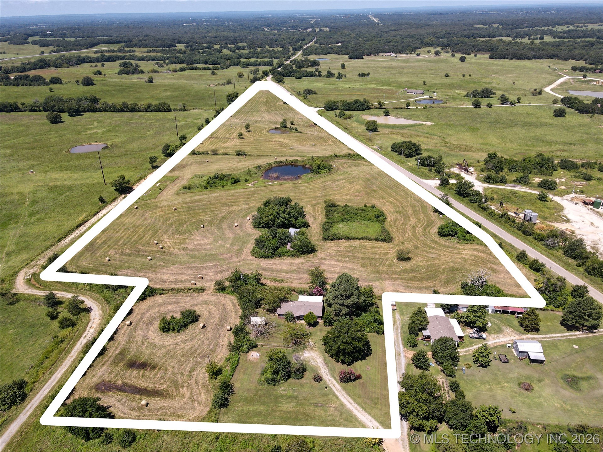 403 W 6th Property Photo 25