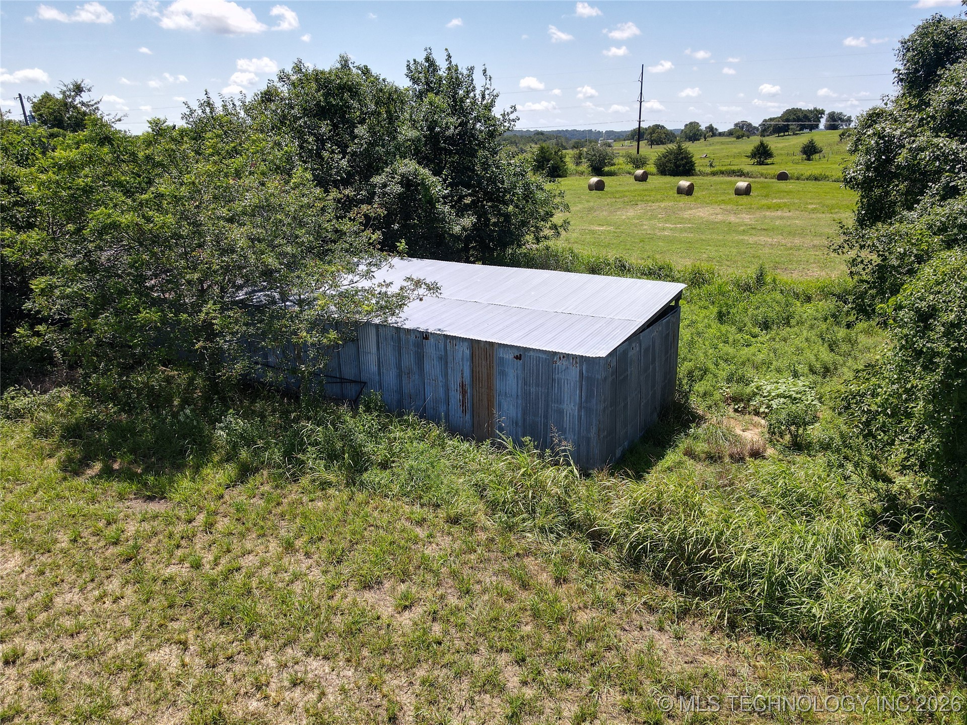 403 W 6th Property Photo 35