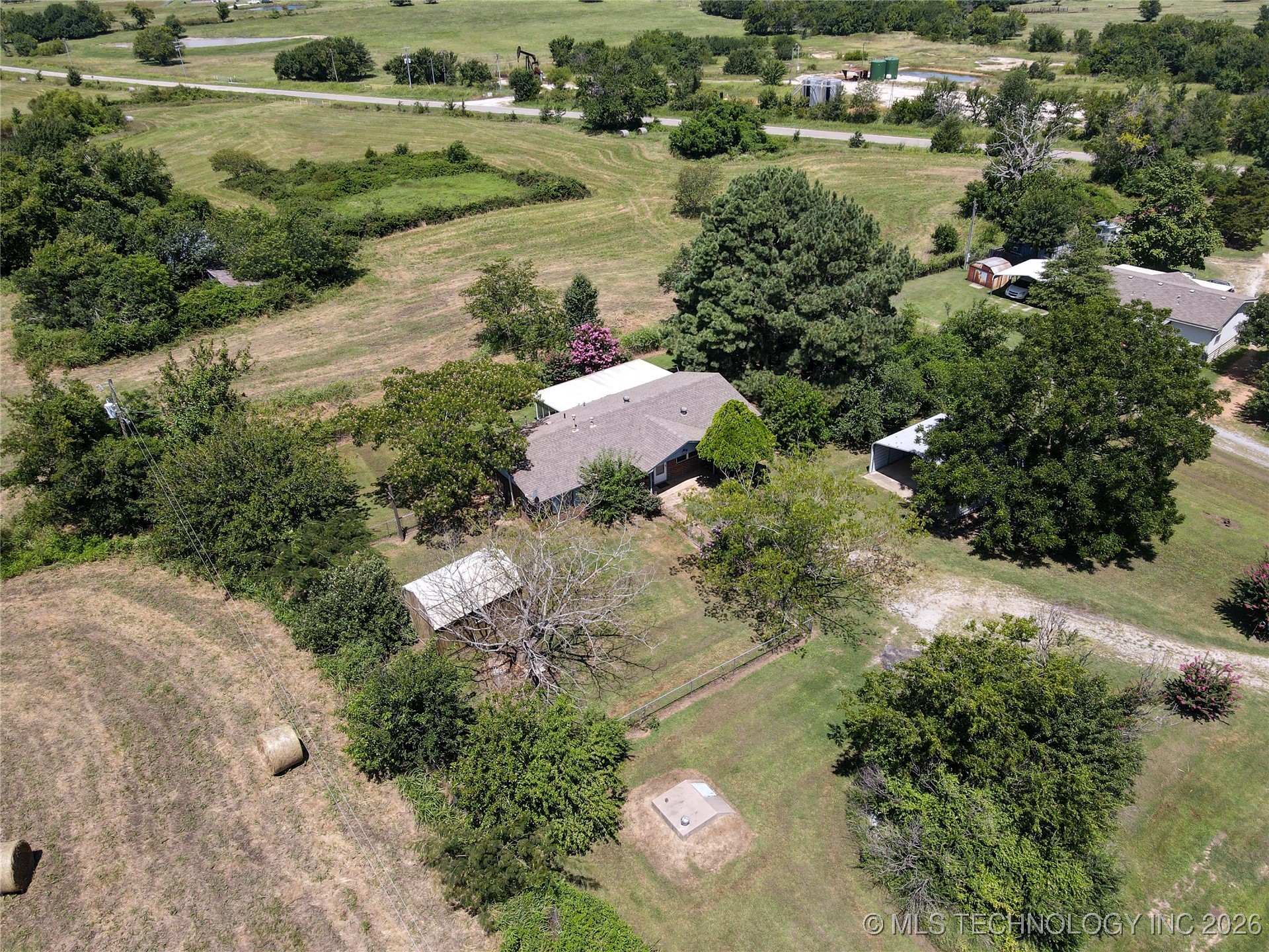 403 W 6th Property Photo 40