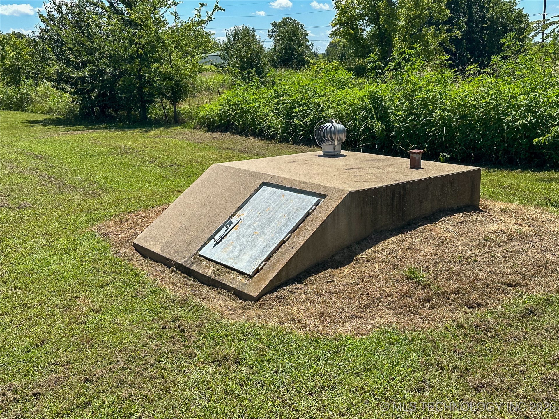 403 W 6th Property Photo 45