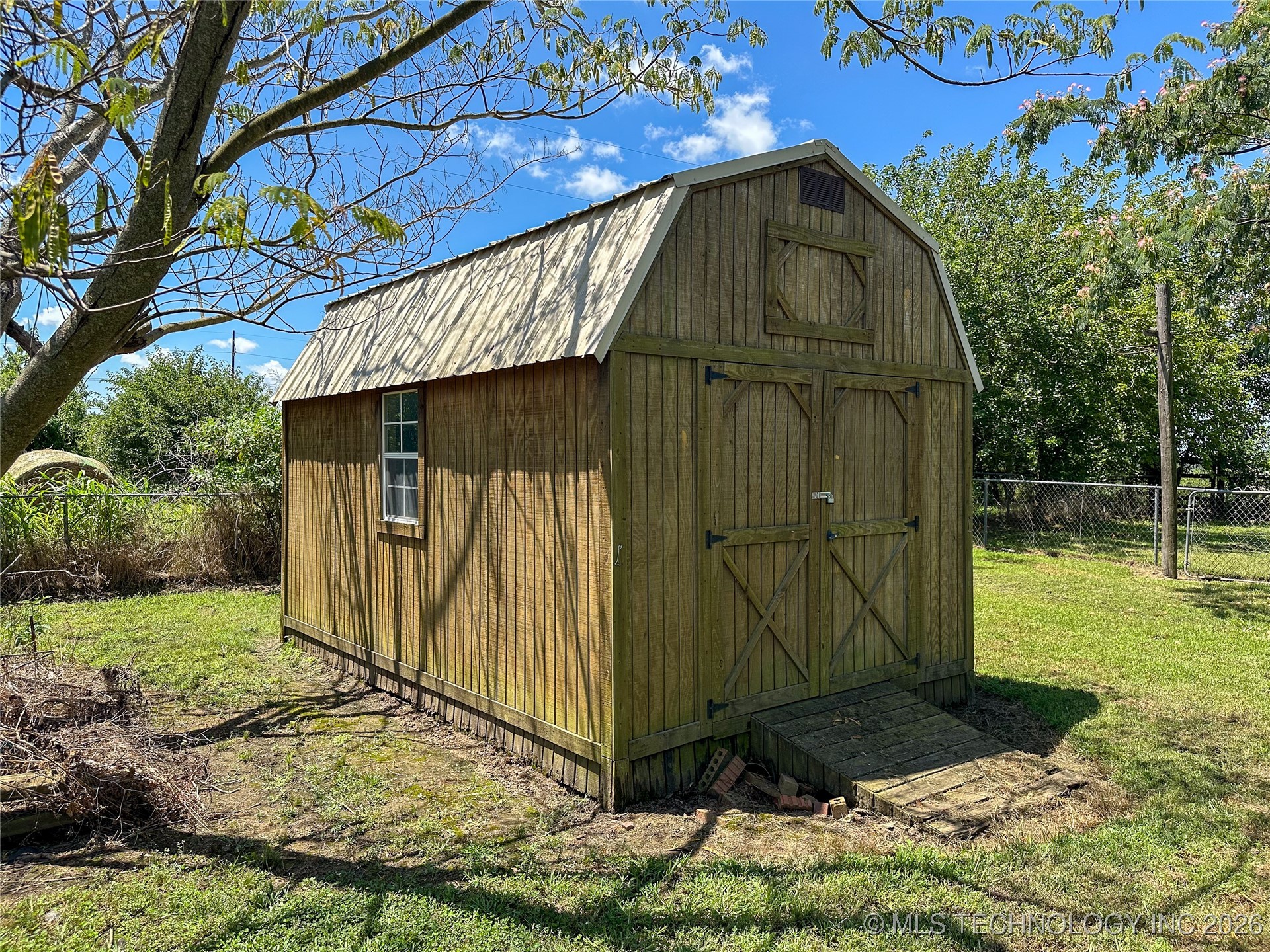 403 W 6th Property Photo 46