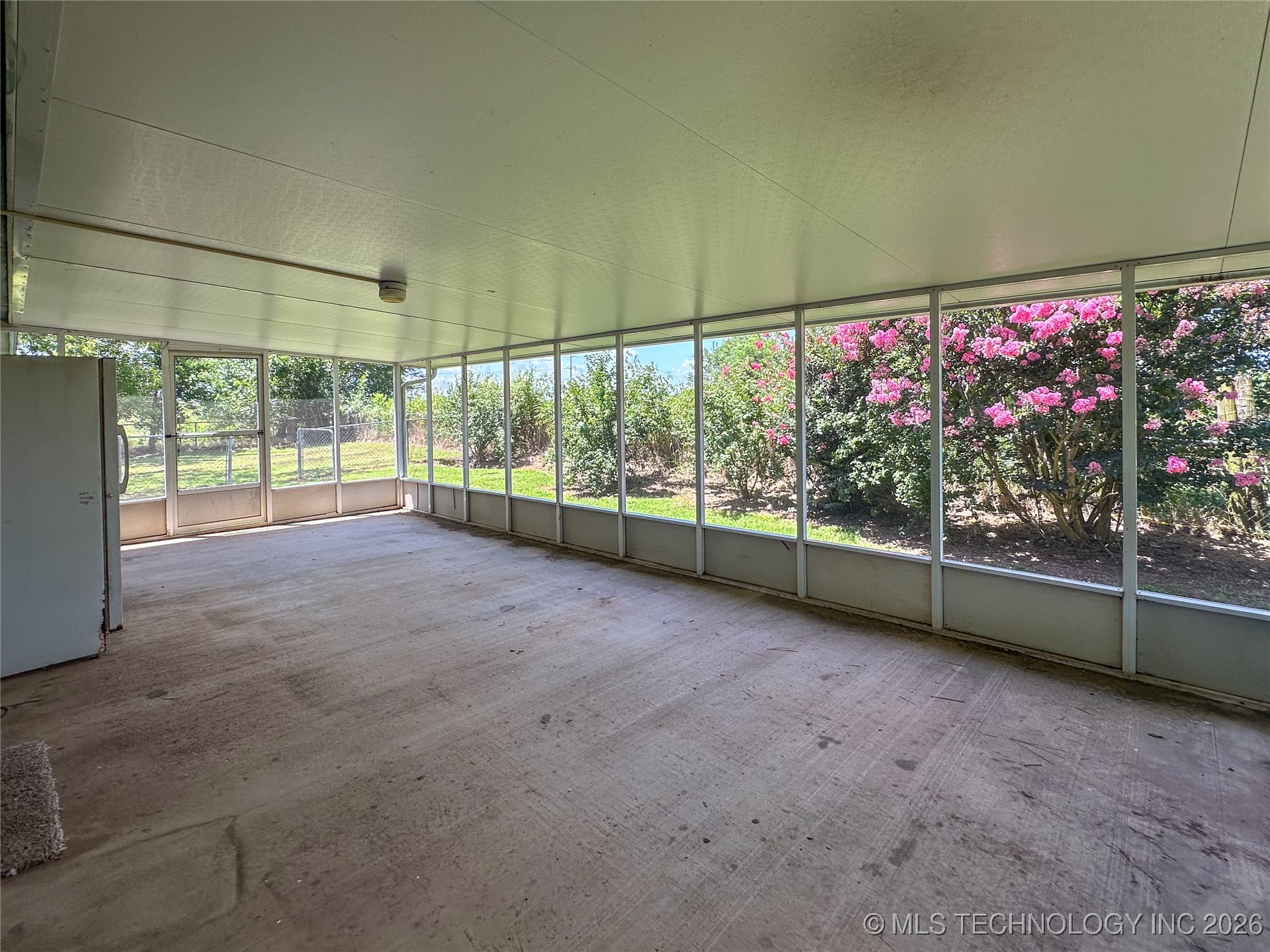 403 W 6th Property Photo 47