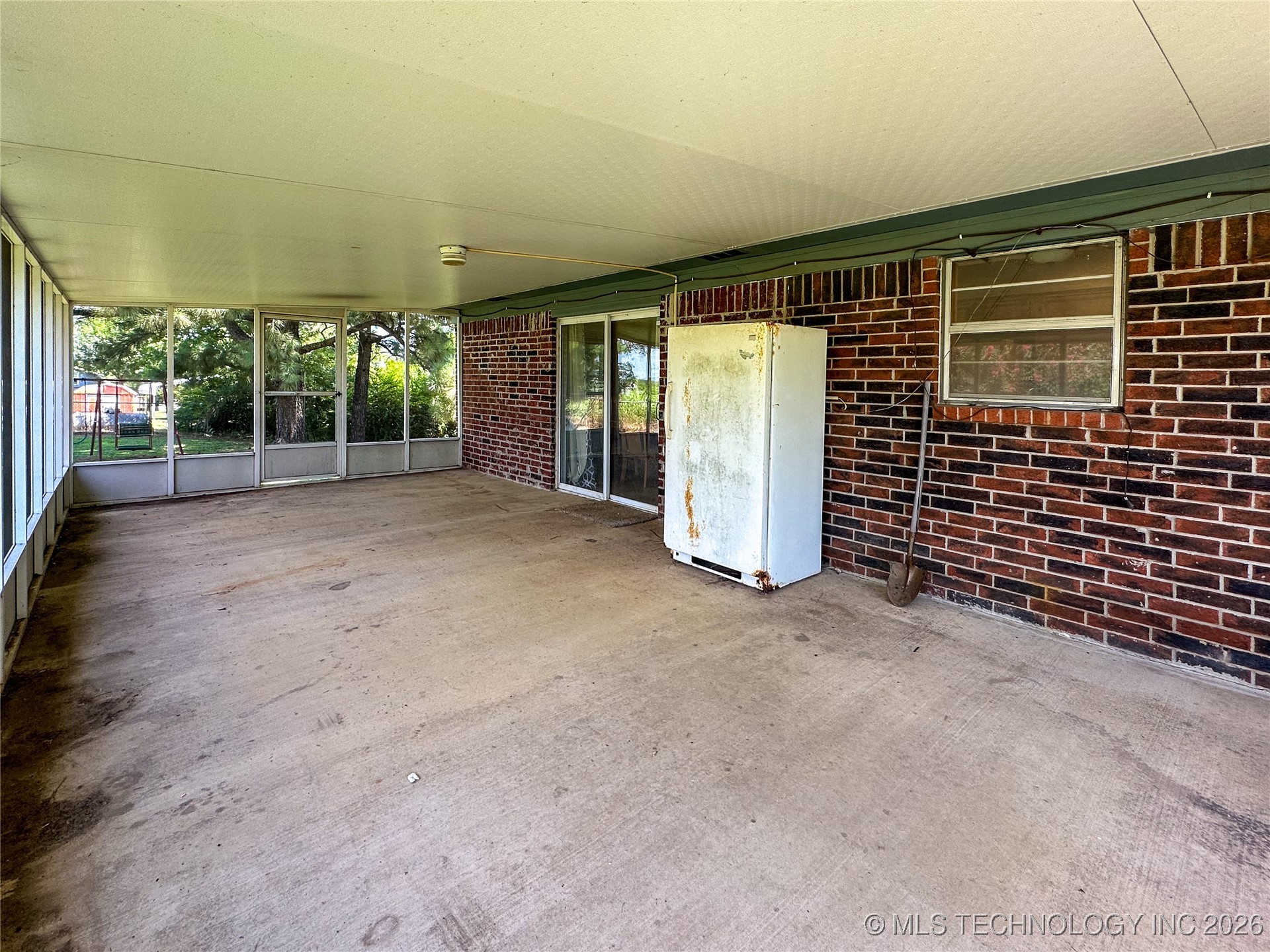 403 W 6th Property Photo 48