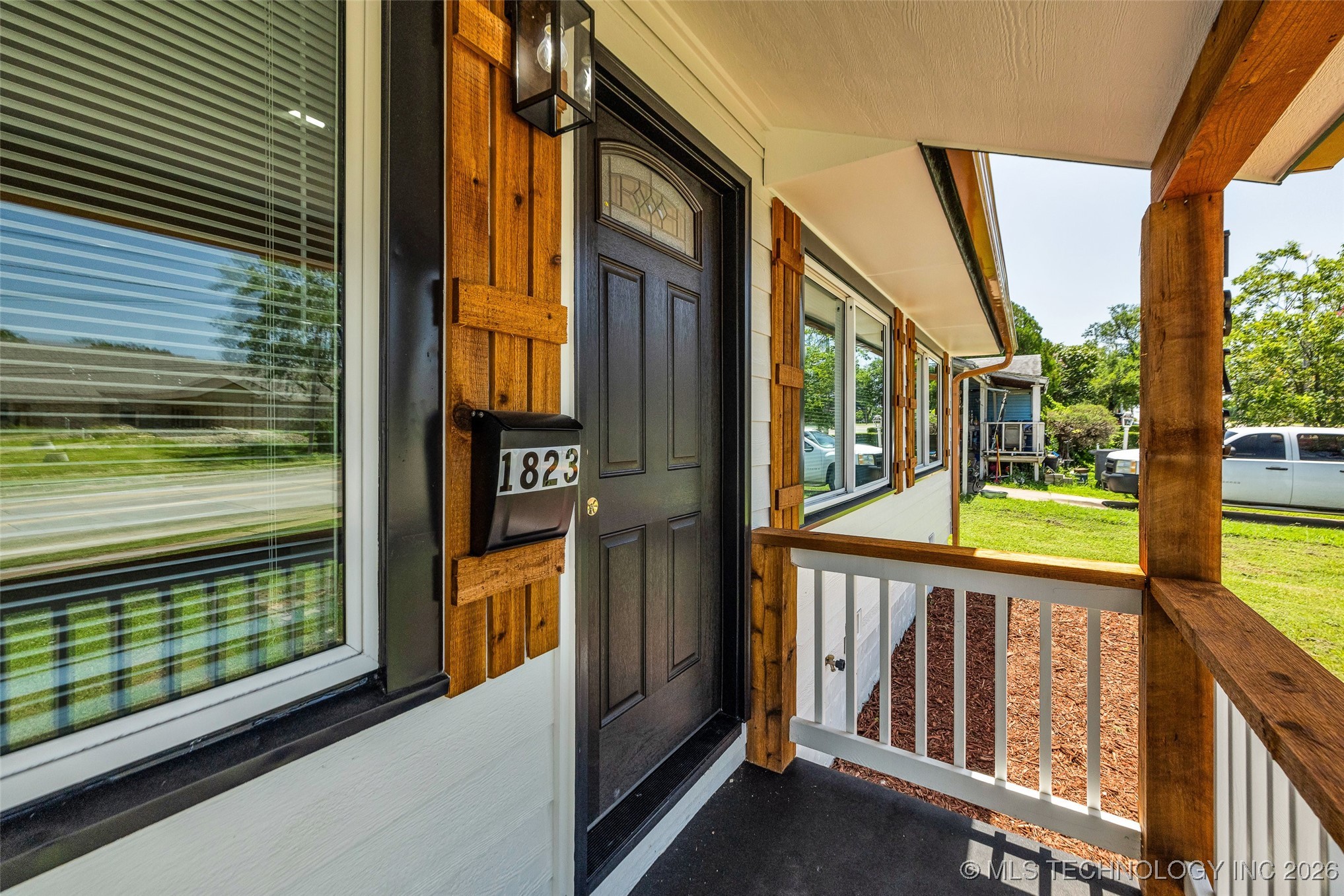 1823 N Harvard Avenue Property Photo 5