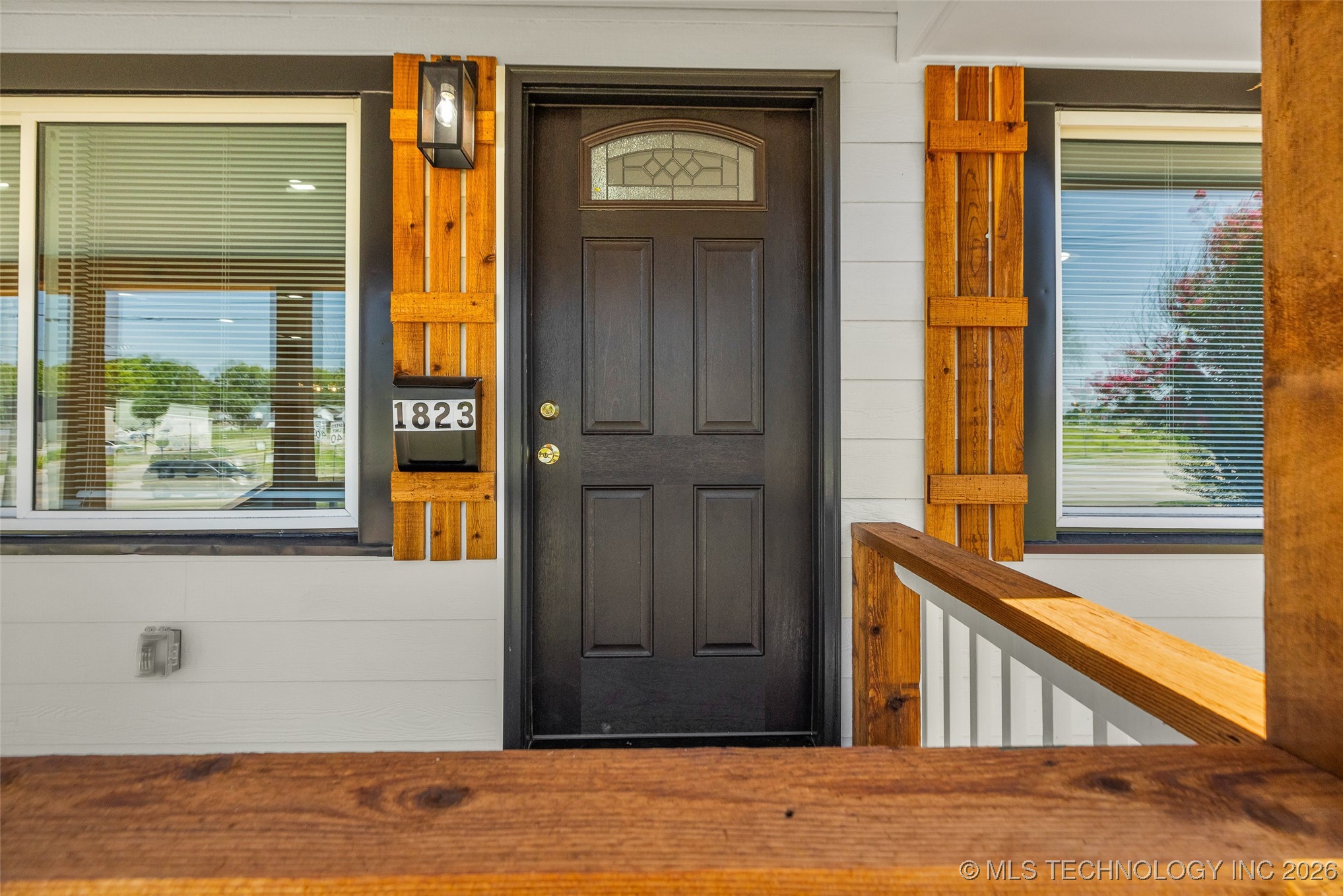 1823 N Harvard Avenue Property Photo 6